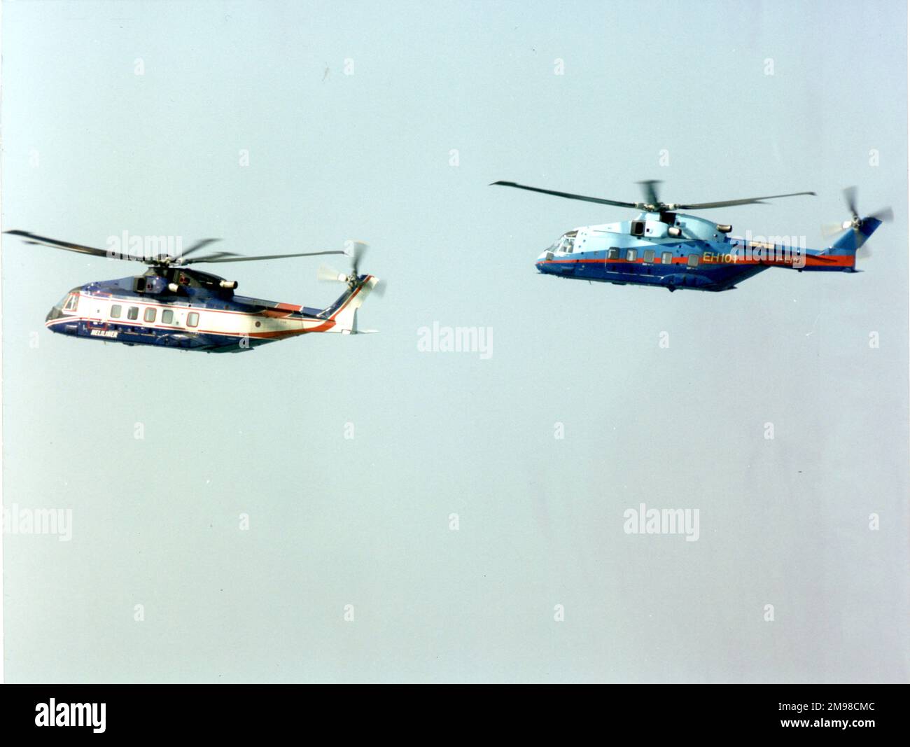 Eh Industries (später AgustaWestland) EH101 PP8 Heliliner, G-OIOI, die Vorserienversion der Variante für zivile Passagiere und PP9, I-LIOI, die Vorserienversion der Variante für zivile Fracht. Stockfoto