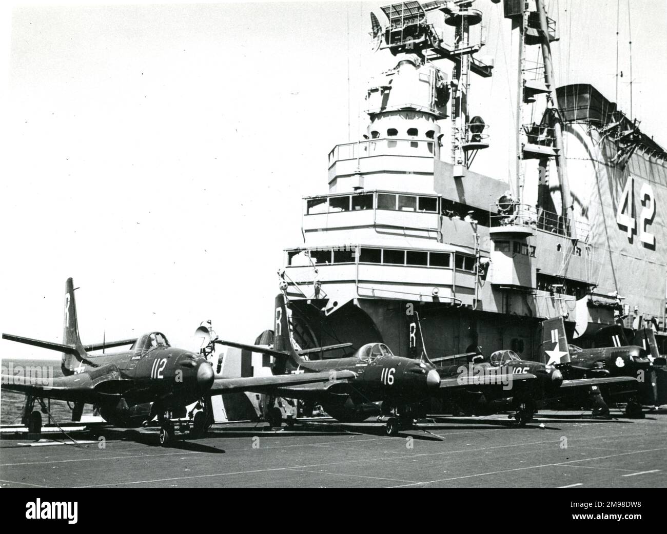 McDonnell FH-1 Phantoms an Bord der USS Franklin D. Roosevelt (CV-42). Stockfoto