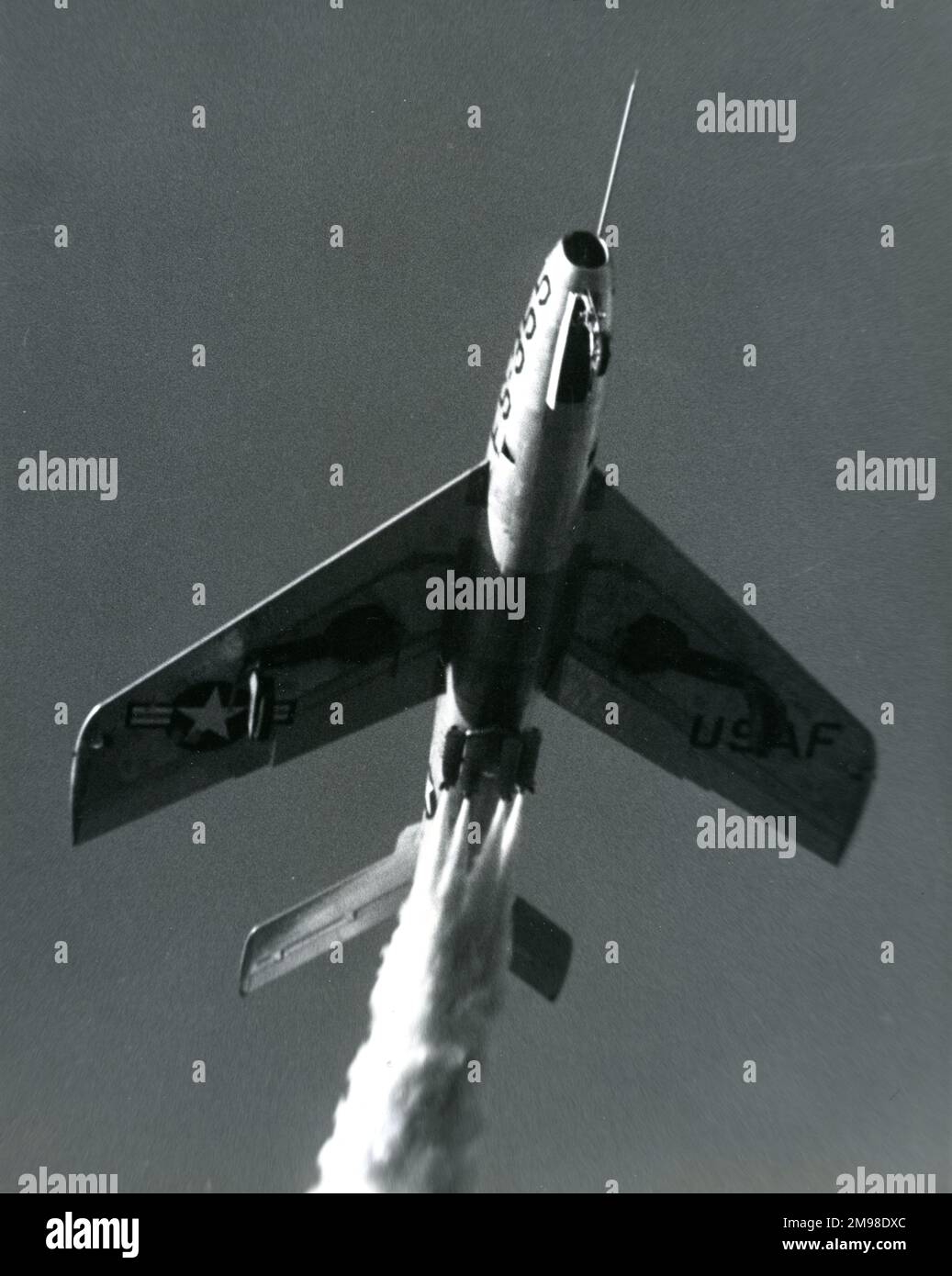 Republik F-84F Thunderstreak startet mit vier JATO-Flaschen. Stockfoto