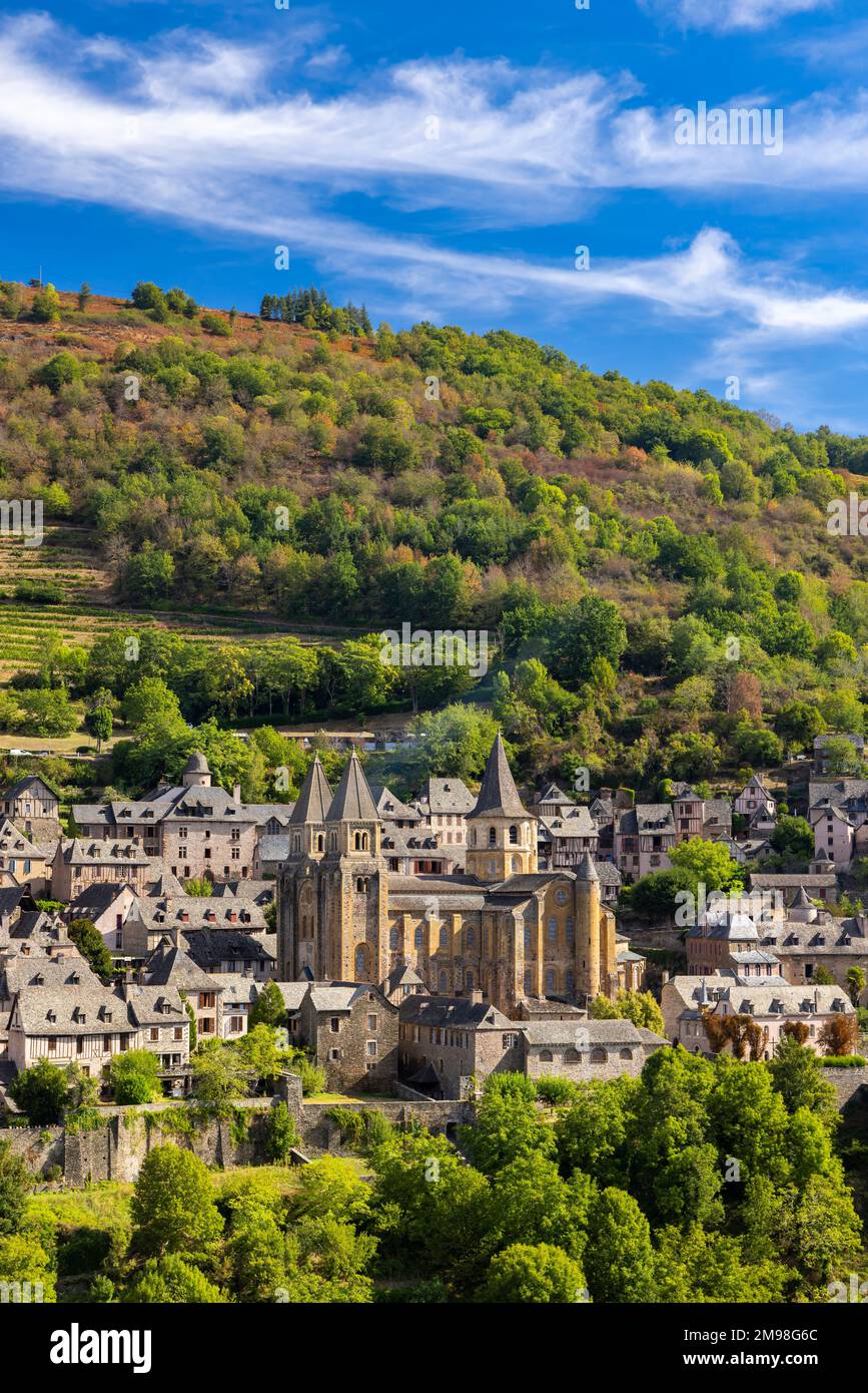 UNESCO-Dorf Conques-en-Rouergue im Departement Aveyron, Frankreich Stockfoto
