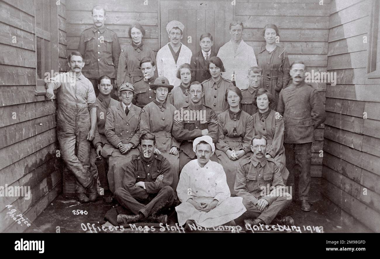 Gruppenfoto, Offiziersmannschaft im Camp Nr. 1, Yatesbury, bei Calne, Wiltshire, während des Ersten Weltkriegs. Stockfoto