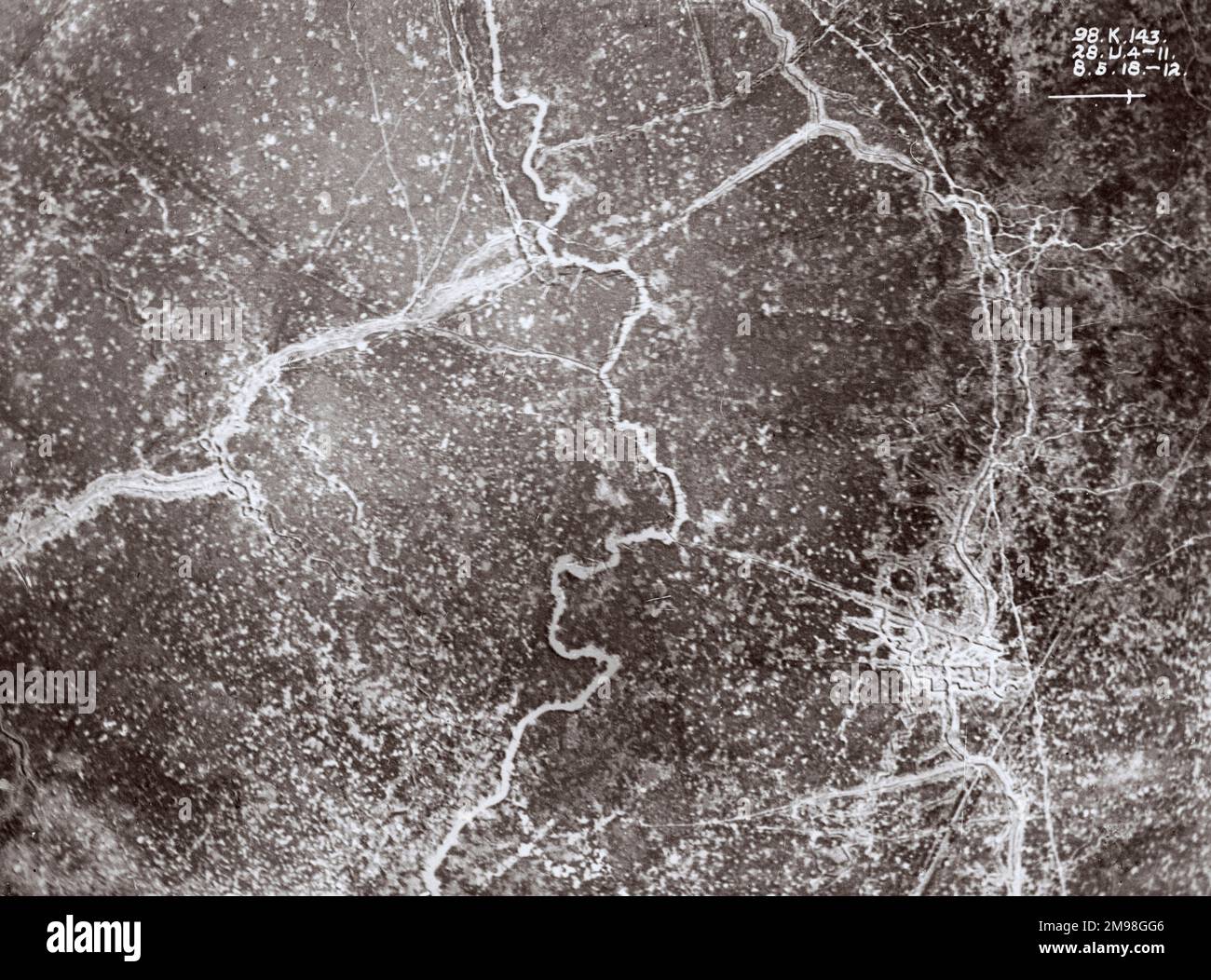 Vordergräben in der Nähe von Kemmel und Wulvergem, Westflandern, Belgien, am 8. Mai 1918 aus der Vogelperspektive. Stockfoto