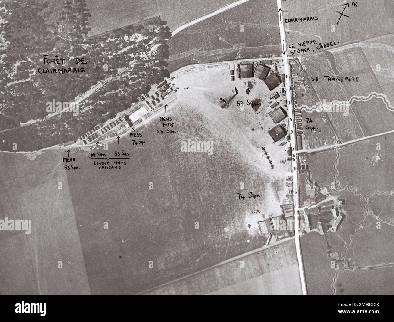 Luftaufnahme des Clairmarais-Flugplatzes, Pas de Calais, Nordfrankreich, Juli 1918, mit handschriftlichen Anmerkungen. Stockfoto