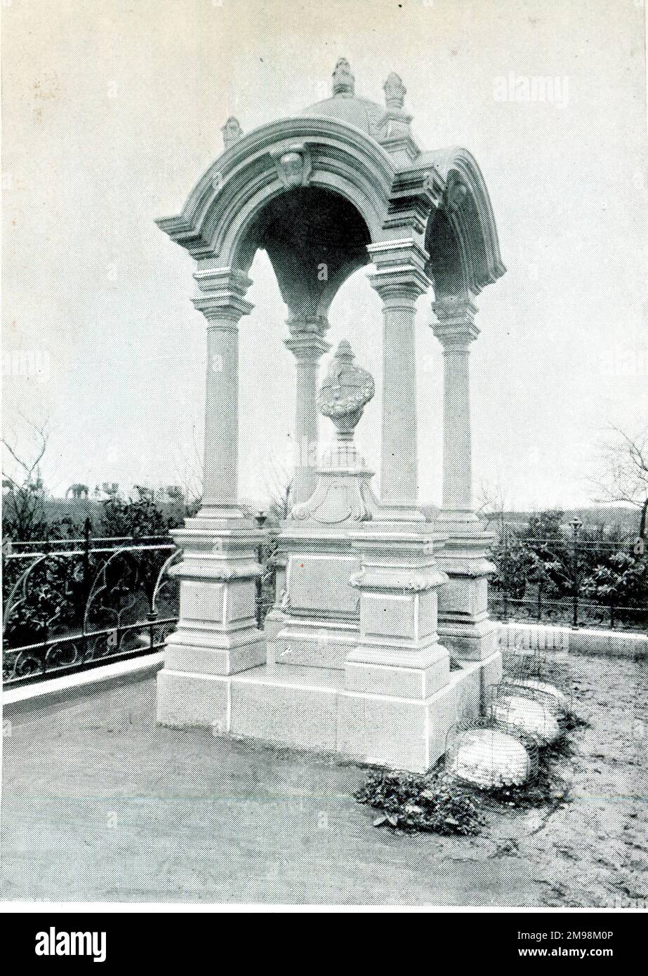 Grabdenkmal - Steindach. Stockfoto