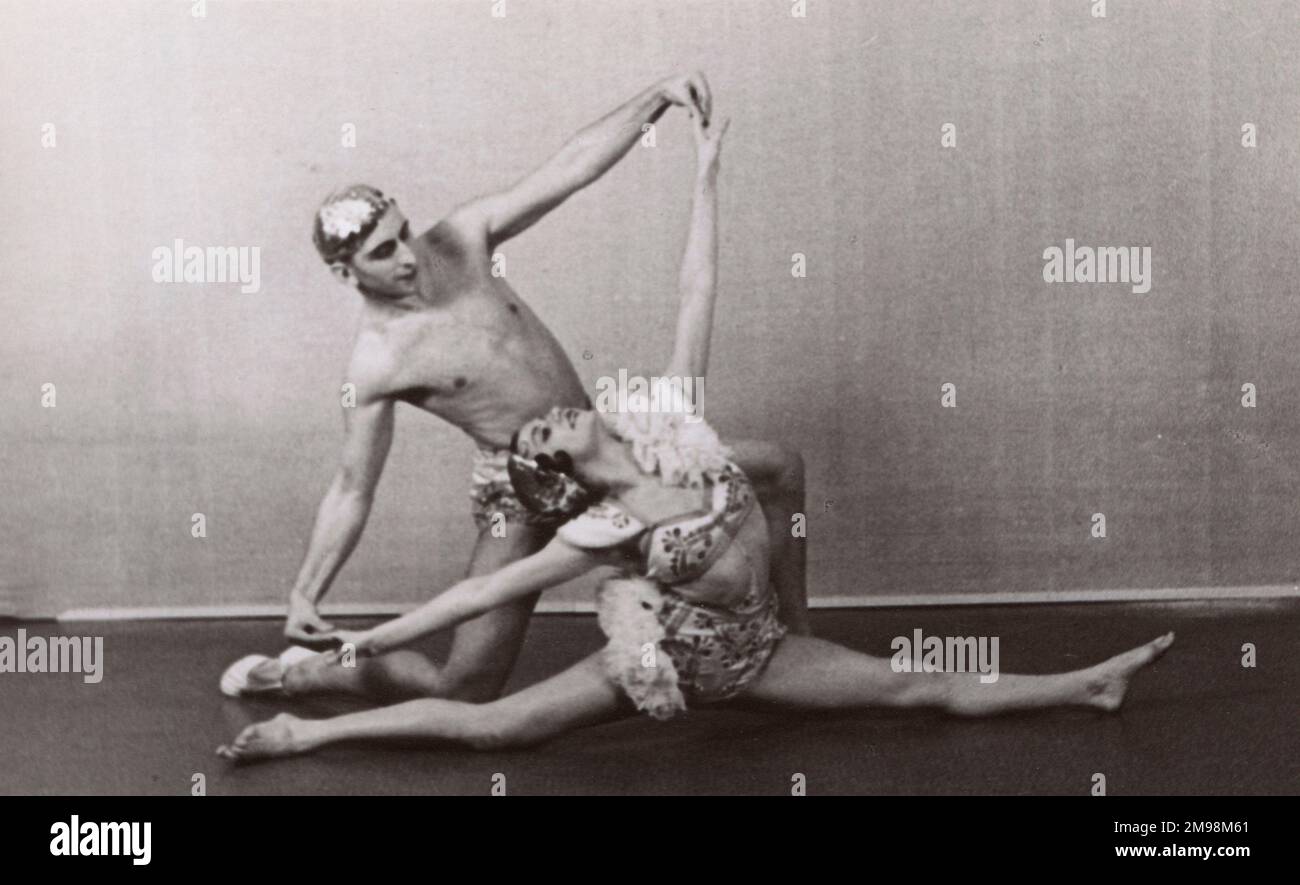Tanz, Ballett - zwei Tänzer, die Aufzüge und Posen vorführen Stockfoto