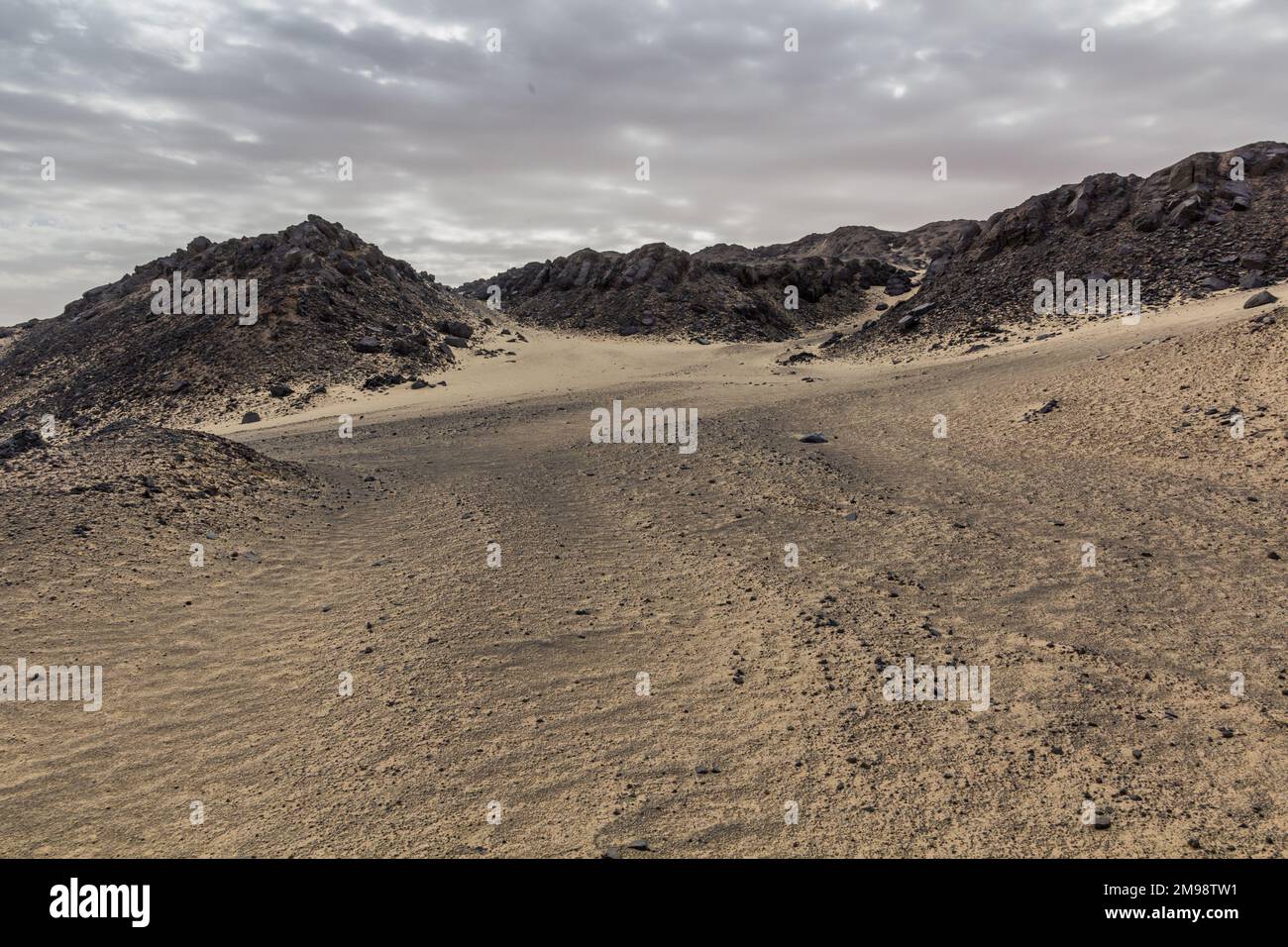 Wüstenmondähnliche Landschaft in der Nähe der Bahariya Oase, Ägypten Stockfoto