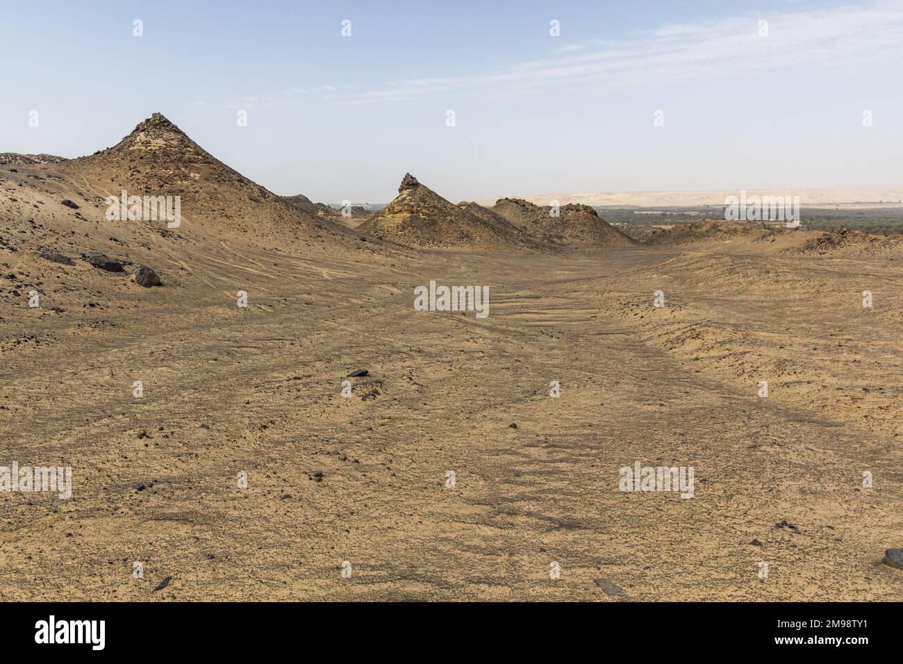 Wüstenmondähnliche Landschaft in der Nähe der Bahariya Oase, Ägypten Stockfoto