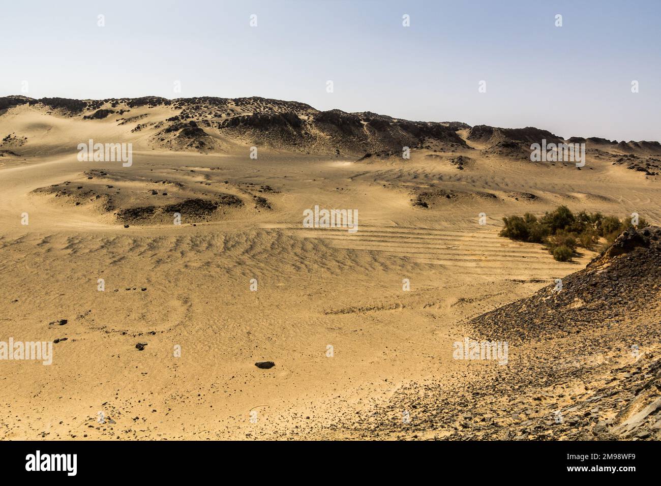 Wüstenmondähnliche Landschaft in der Nähe der Bahariya Oase, Ägypten Stockfoto Wüstenmondähnliche Landschaft in der Nähe der Bahariya Oase, Ägypten Stockfoto