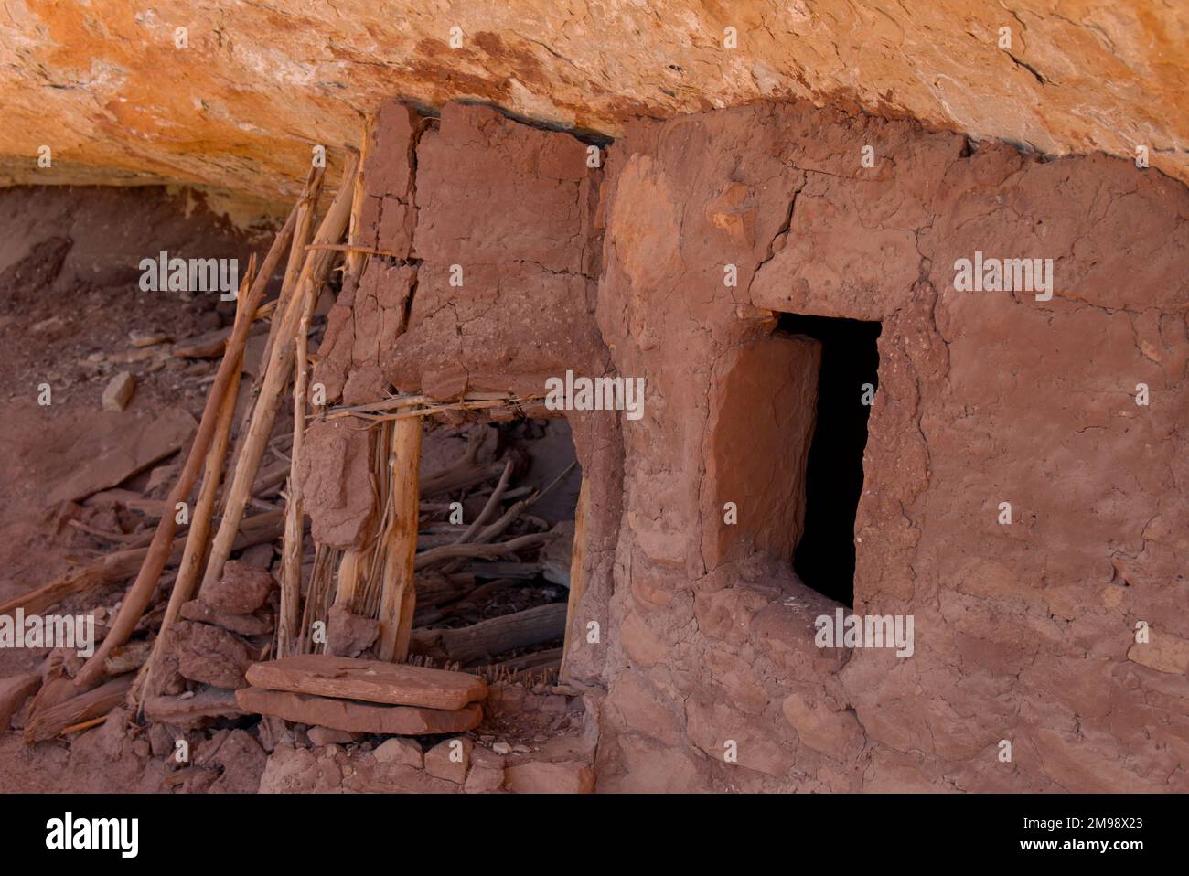 Eine kleine Ruine im McCloyd Canyon am Cedar Mesa, Bears Ears National Monument Stockfoto