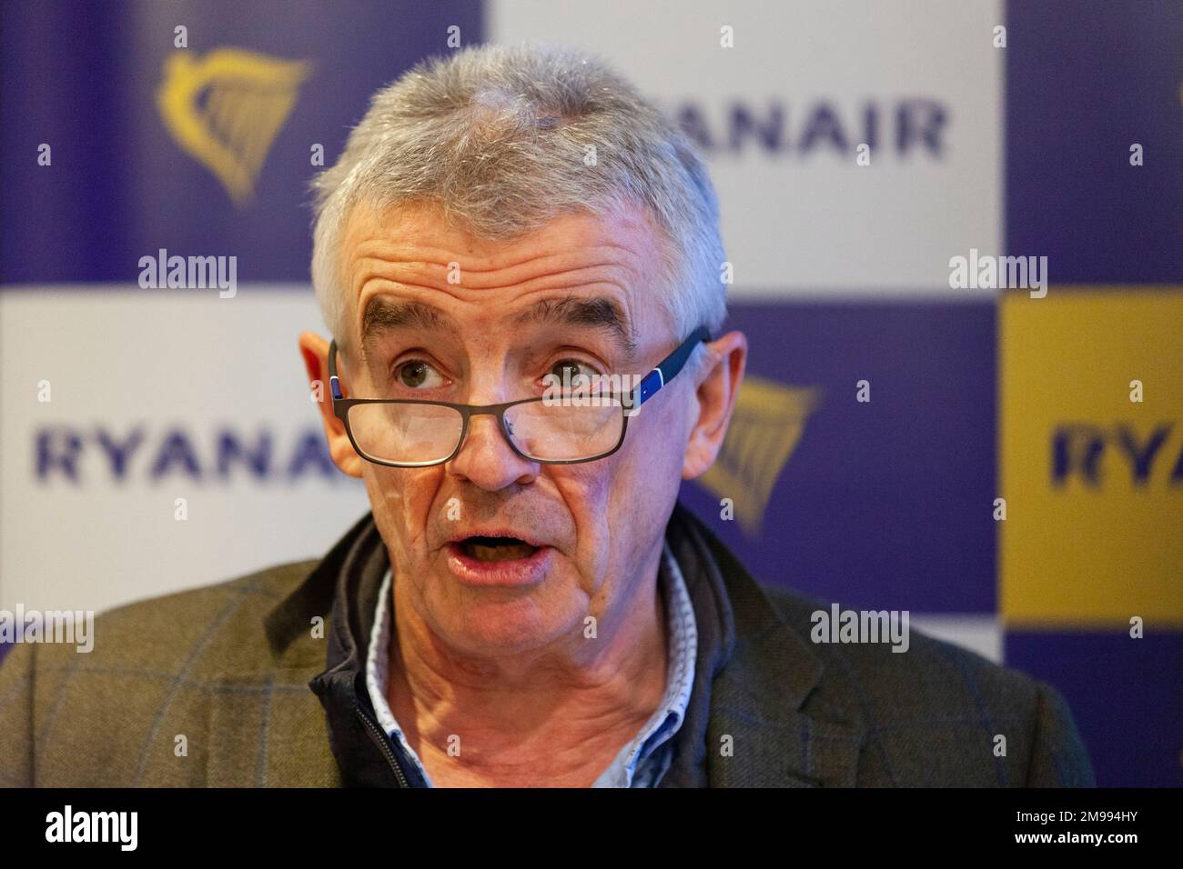 Nicolas Landemard / Le Pictorium - Michael O'Leary Pressekonferenz - 17. November 1/2023 - Belgien / Brüssel / Brüssel - Ryanair CEO Michael O'Leary ga Stockfoto