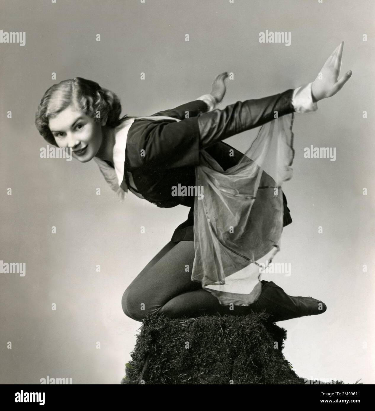16-jähriger Dinah Sheridan als Peter Pan in einer Tourenproduktion. Stockfoto