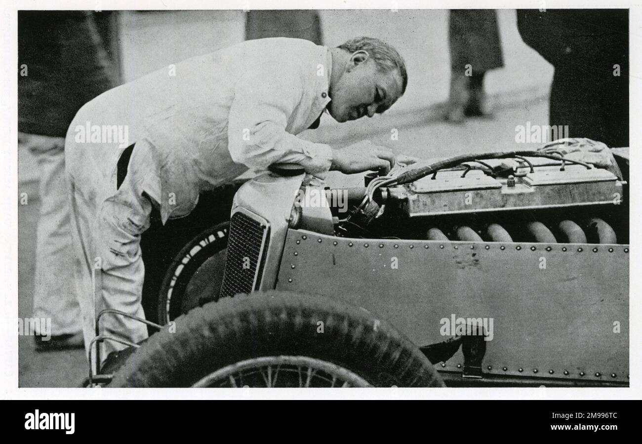 F W Freddie Dixon, Rennwagenmechaniker. Stockfoto