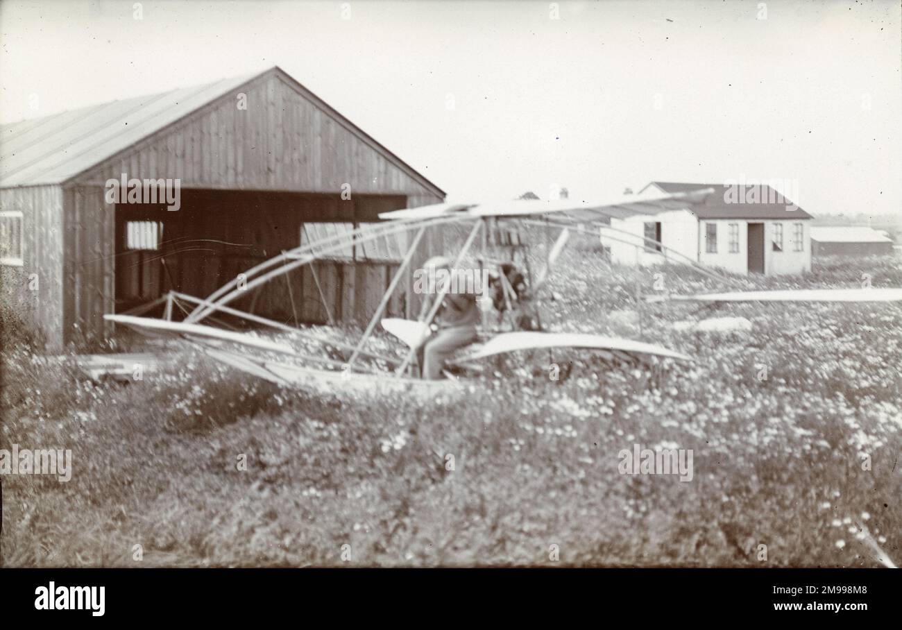 Major Baden-Powell in seinem Quadruplane? Von 1909 in Dagenham. Stockfoto