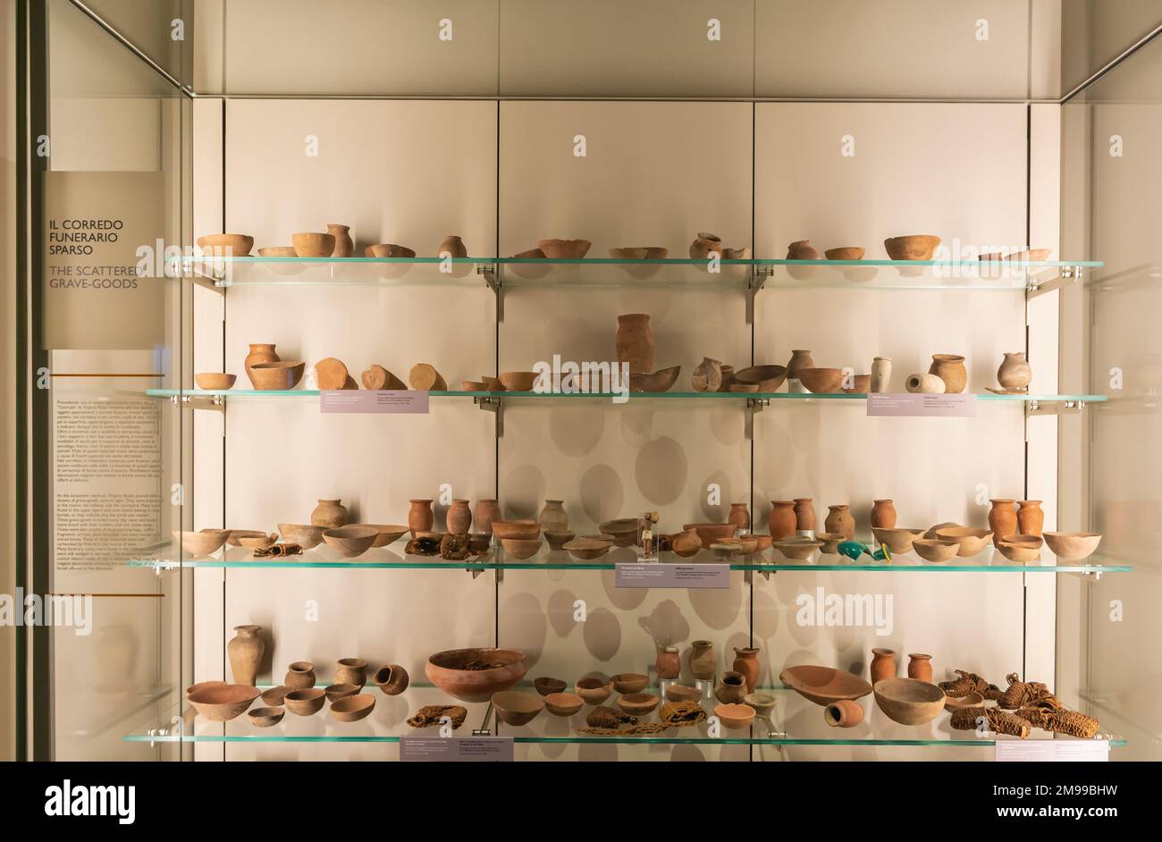 Verstreute Grabgüter - Ägyptisches Museum Turin, Piemont Region, Norditalien - Europa Stockfoto