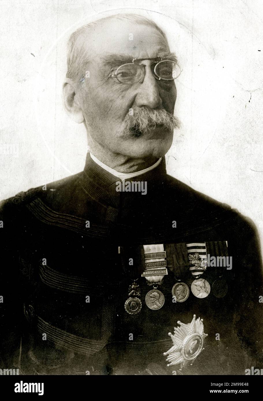 General Joseph Gallieni (1849-1916), Militärgouverneur von Paris für einen Teil des Ersten Weltkriegs. Stockfoto