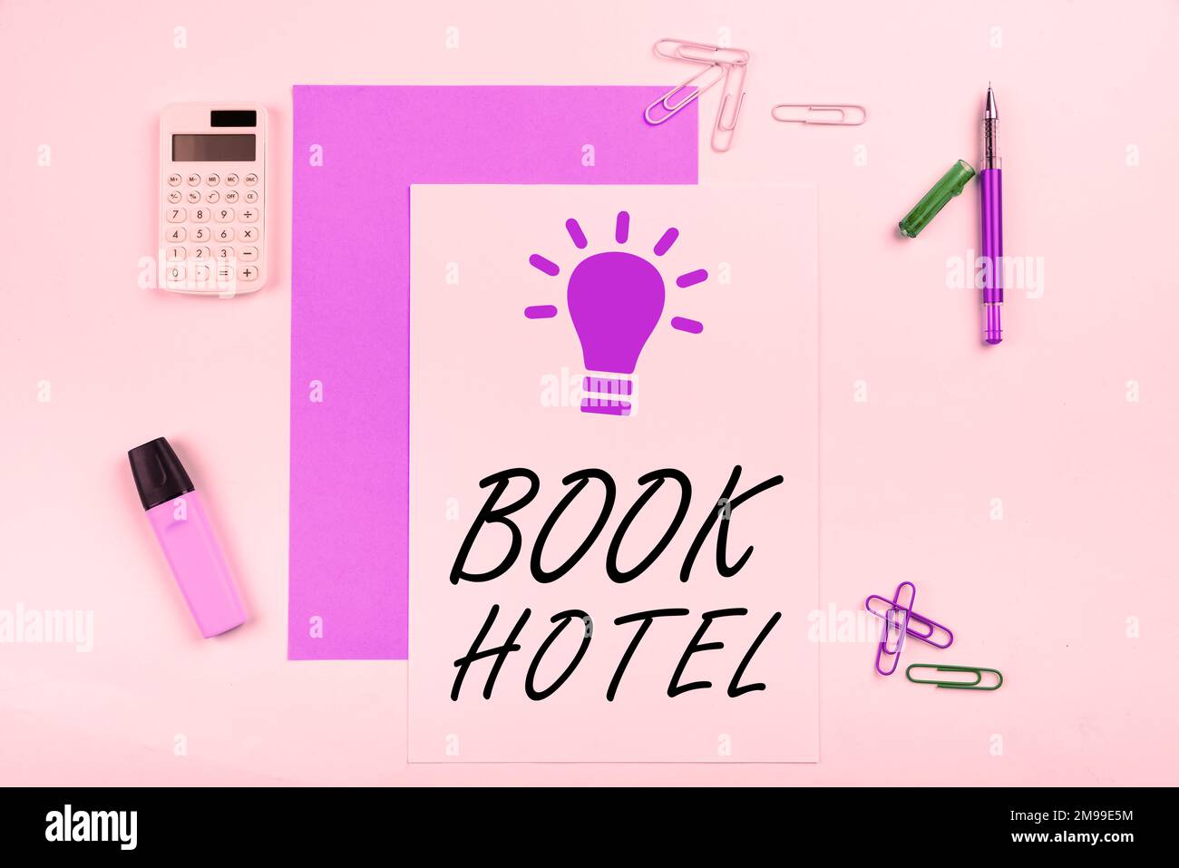 Handgeschriebener Text Book Hotel. Geschäftsidee eine Vereinbarung, die Sie für ein Hotelzimmer oder eine Unterkunft treffen Stockfoto