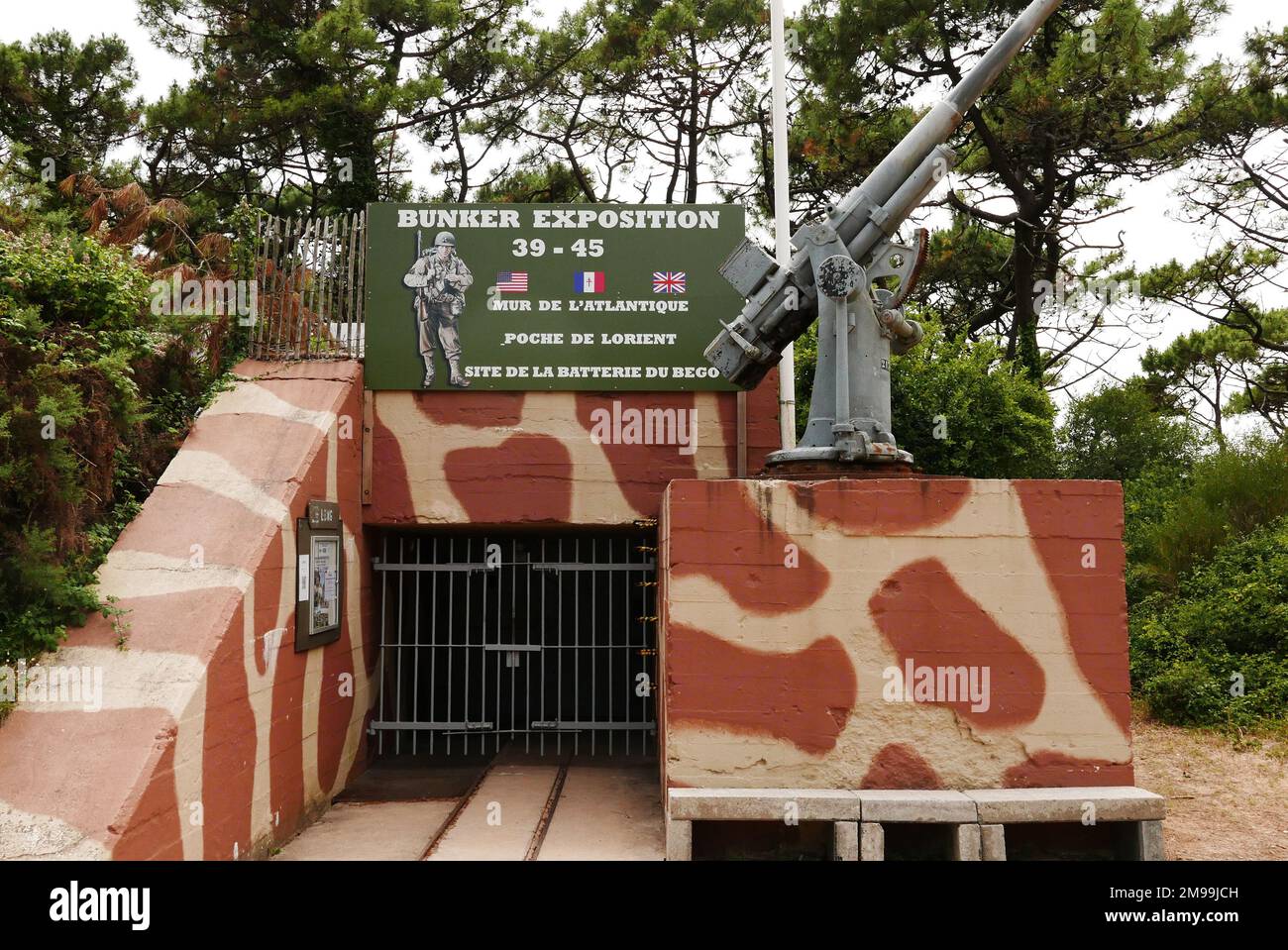 BEGO-Standort, Flugabwehrkanone, Bunker-Ausstellung 39-45, Plouharnel, WW II, Morbihan, Bretagne, Frankreich, Europa Stockfoto