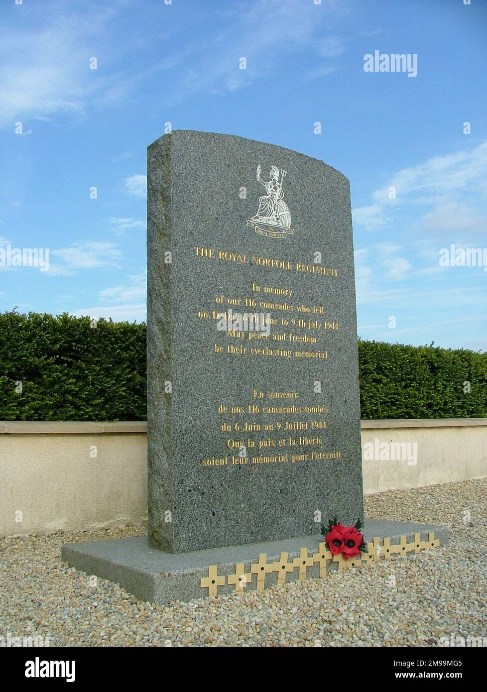Die Norpeople gehörten der 59. Division (Staffordshire) an, einer Nachfolgetruppe, die am 25. Juni gelandet ist und in den Kampf um Caen stark involviert war - sie wehrt sich gegen die 3. Kanadische Divison um den Titel "der erste Divison, der in Caen eindringt". Dieses Denkmal trägt die Namen von 116 Männern, die bei der Landung ums Leben kamen. Stockfoto