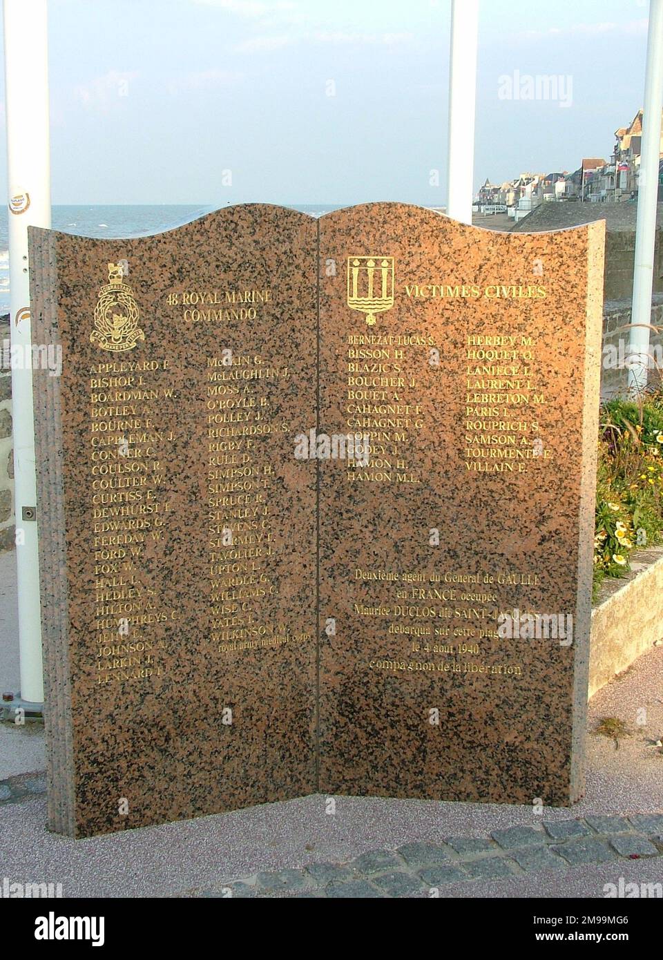 Die 48. waren Teil der Sondereinsatzbrigade Nr. 4, deren Aufgabe es war, St. Aubin und die Küstendörfer im Osten zu säubern und danach die Radarstation auf dem hohen Gelände von Douvres zu erobern. Als sie nach Osten zogen, wurden sie in Langrune aufgehalten, was sie bis zum 7. Juni nicht geklärt hatten, und der Kampf um Douvres stellte sich als lang heraus. Stockfoto