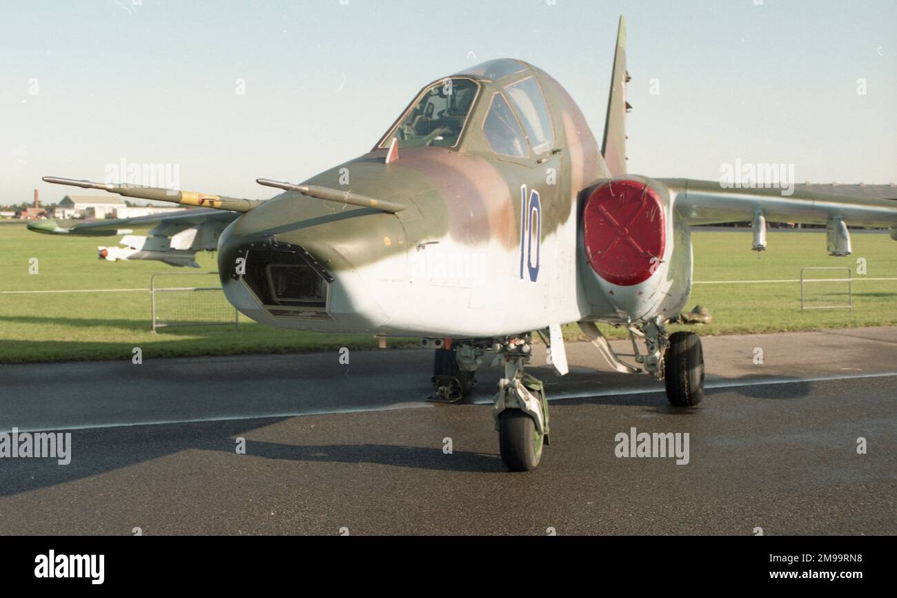 Farnborough 92 - Russian Air Force Sukhoi TK (Su-39) „Red 10“ Stockfoto