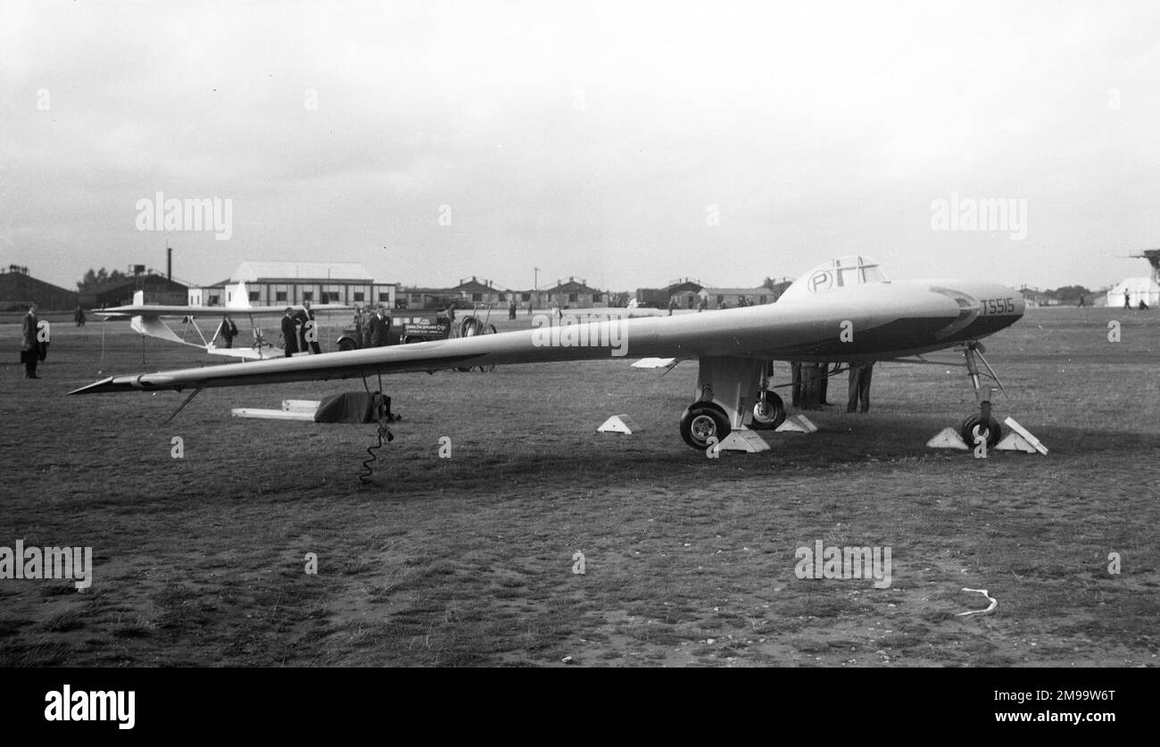 Ministry of Supply General Aircraft Limited GAL.61 TS515. Der GAL.61, eine Weiterentwicklung des GAL.56, war ein Flugflügel ohne Rumpf oder Flossen mit einziehbarem dreirädrigem Fahrwerk. Es hatte ein erhöhtes Cockpit für einen Piloten, versetzt nach Backbord, und eine Bauchlage im Steuerbordflügel für einen Beobachter. Das GAL-Flugflügelprogramm wurde nach dem Absturz VON GAL.56/01 TS507 am 12. Februar 1948 abgesagt, bei dem der berühmte Gleitflugzeugpilot Robert Kronfeld getötet wurde. Das GAL.61 wurde nie geflogen! Stockfoto