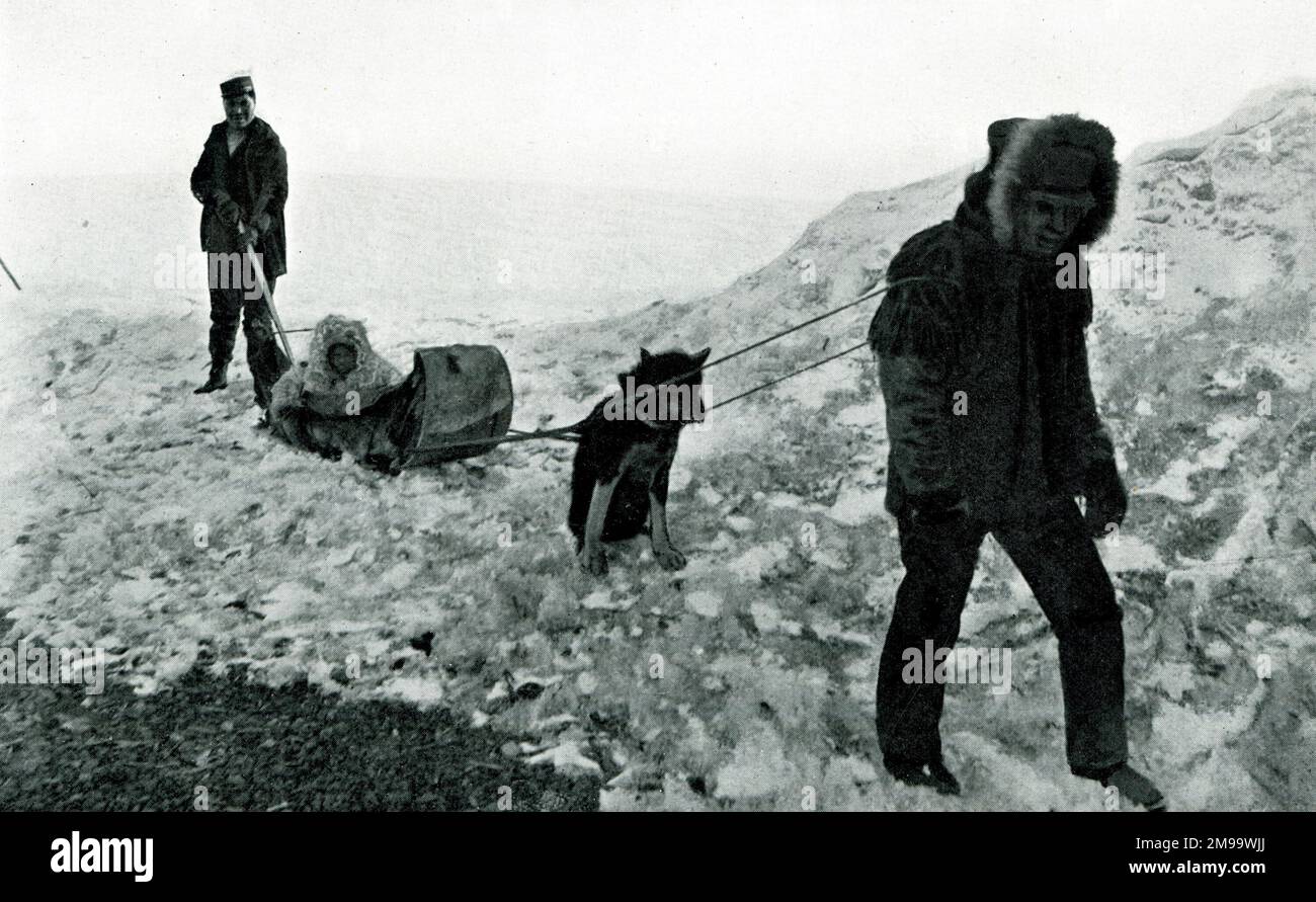 Indianische Winterpostzustellung in Mackenzie, Kanada. Stockfoto