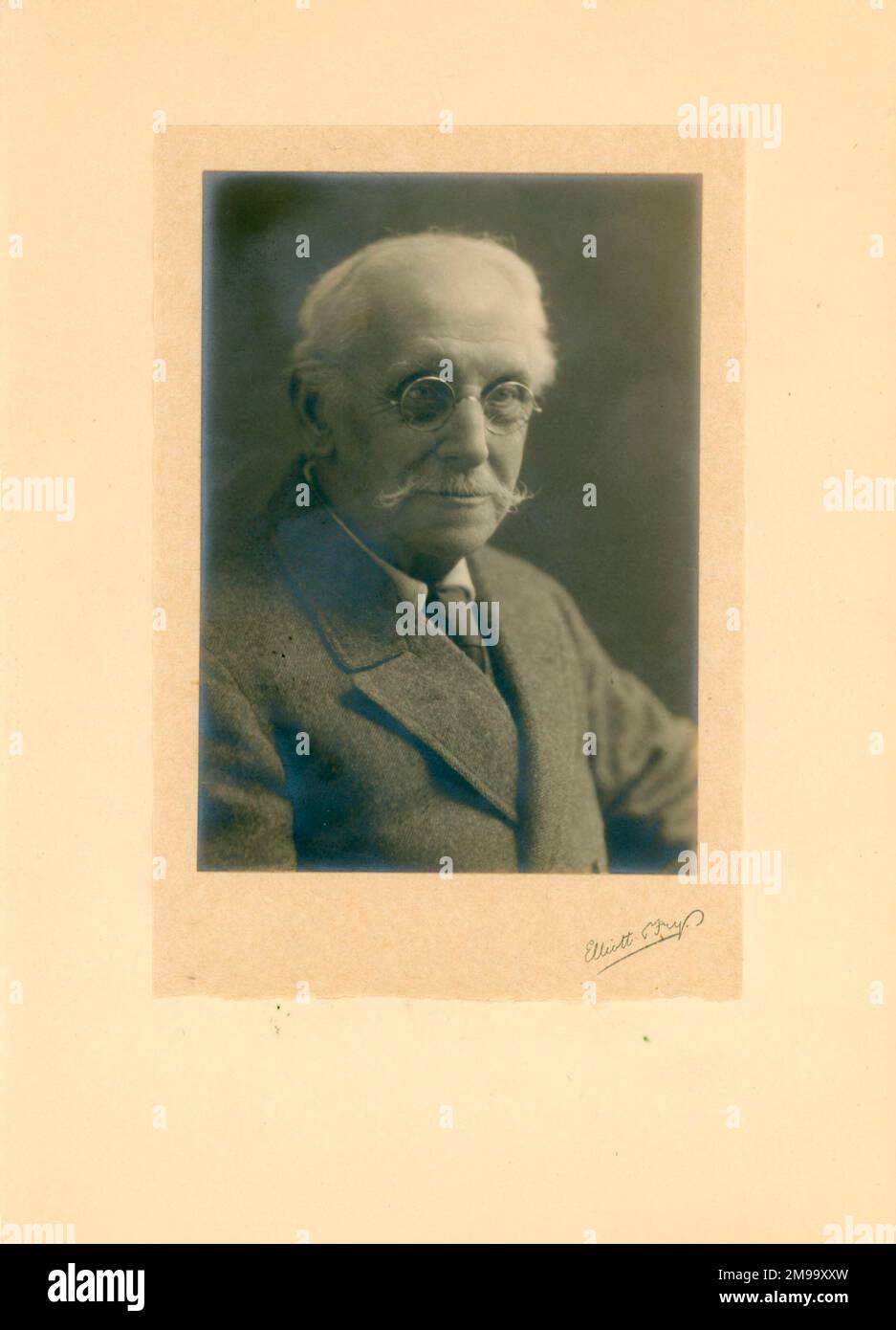 IAE President, 1906-08, Colonel Rookes Evelyn Bell Crompton, von Elliott und Fry. Stockfoto