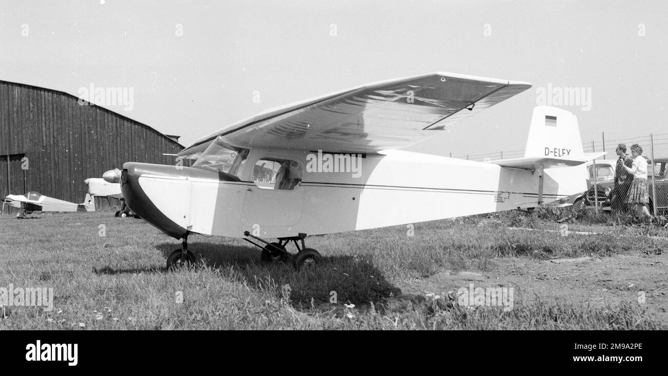 Dittmar HD.153 Motor-Mowe D-ELEX. Eine motorgetriebene Entwicklung des Dittmar HD.53 Mowe-Gleitflugzeugs, der in begrenzten Mengen in 1950er Deutschland produziert wurde. Stockfoto