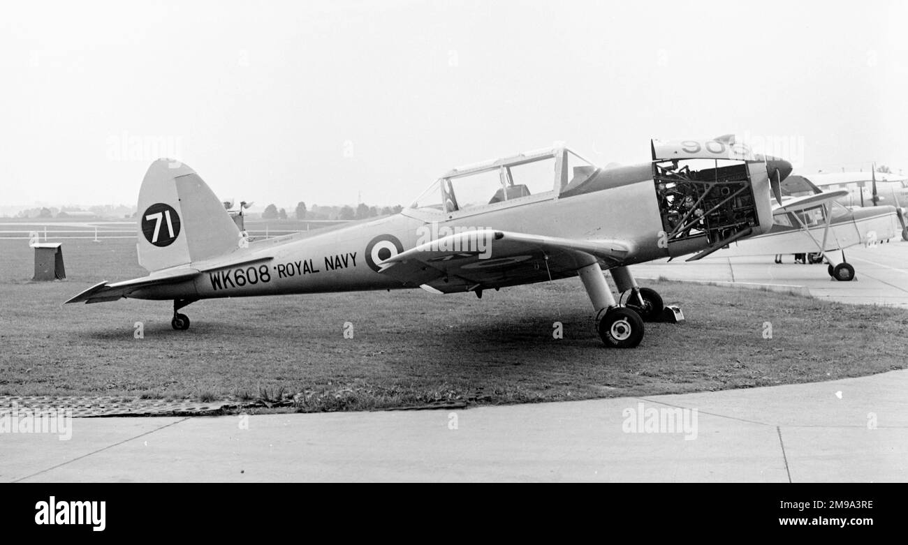 Royal Navy de Havilland Canada DHC.1 Chipmunk WK608, Rufzeichen 906 und Rennnummer 71. Stockfoto