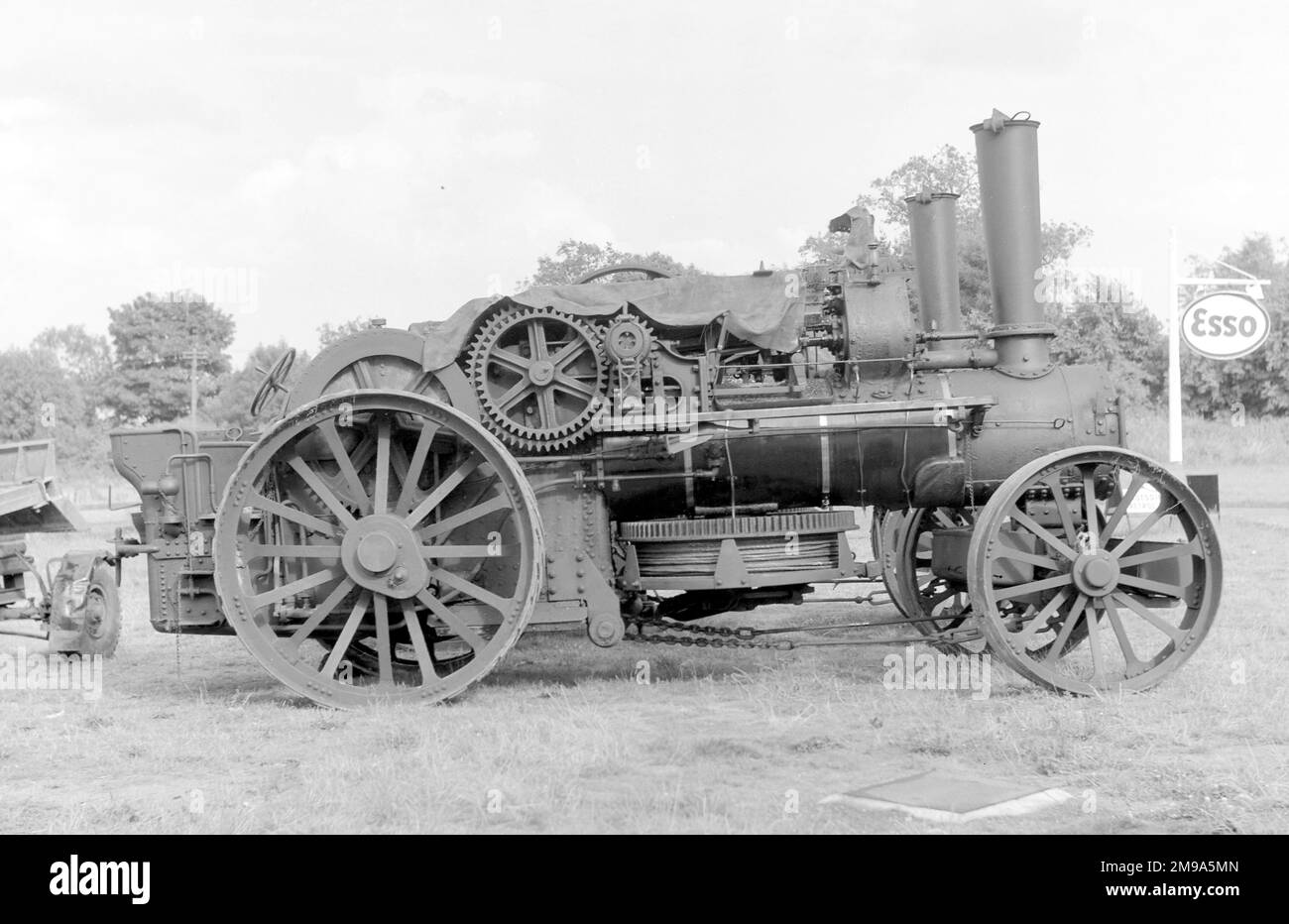 Unidentifiziertes Pflügen-Team von Fowler. Pflügen-Motoren funktionierten paarweise und bestanden in der Regel aus aufeinander folgenden Build- und Registrierungsnummern. Stockfoto