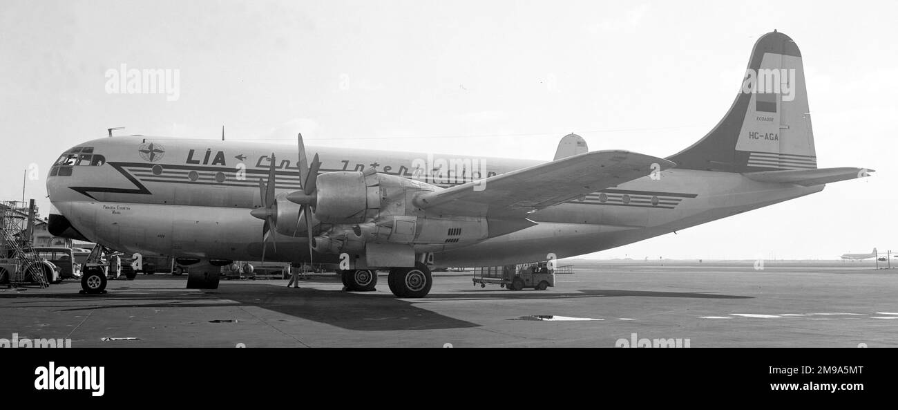 Boeing 377-10-26 Stratocruiser HC-AGA (msn 15940) von Linea Internacional Aerea de Ecuador (LIA), Prinzessin Everatta Maria, am internationalen Flughafen Quito. LIA betreibt von 1958 bis 1961 einen Boeing Stratokruiser Modell 377-10-26 (ehemals Pan American N1040V) für internationale Routen, wobei die beiden Registrierungen HC-AFS und HC-AGA mit Sitz in Quito verwendet wurden. Stockfoto