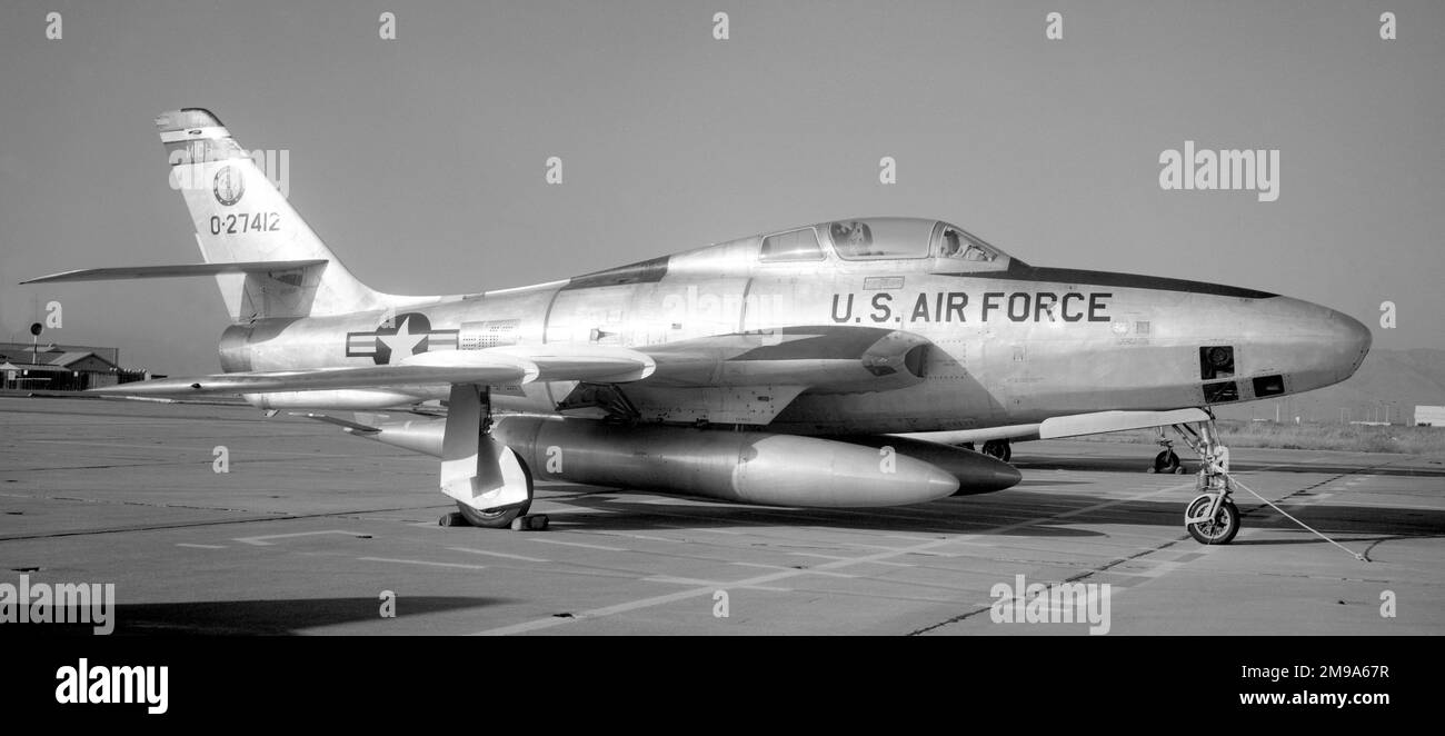 Michigan Air National Guard - Republik RF-84F-30-RE Thunderflash 52-7412, vom taktischen Aufklärungsgeschwader Michigan Air National Guard 171. Januar 1956: Lieferung an die US Air Force.1956: USAF 805. ABG.1956: USAF 2723. ABS.1956: USAF 15. TRS (67. TRW).USAF 2723. ABS.: Michigan ANG 171. TRS.Juli 1971: Einlagerung auf dem AMARC-Knochenhof. Stockfoto