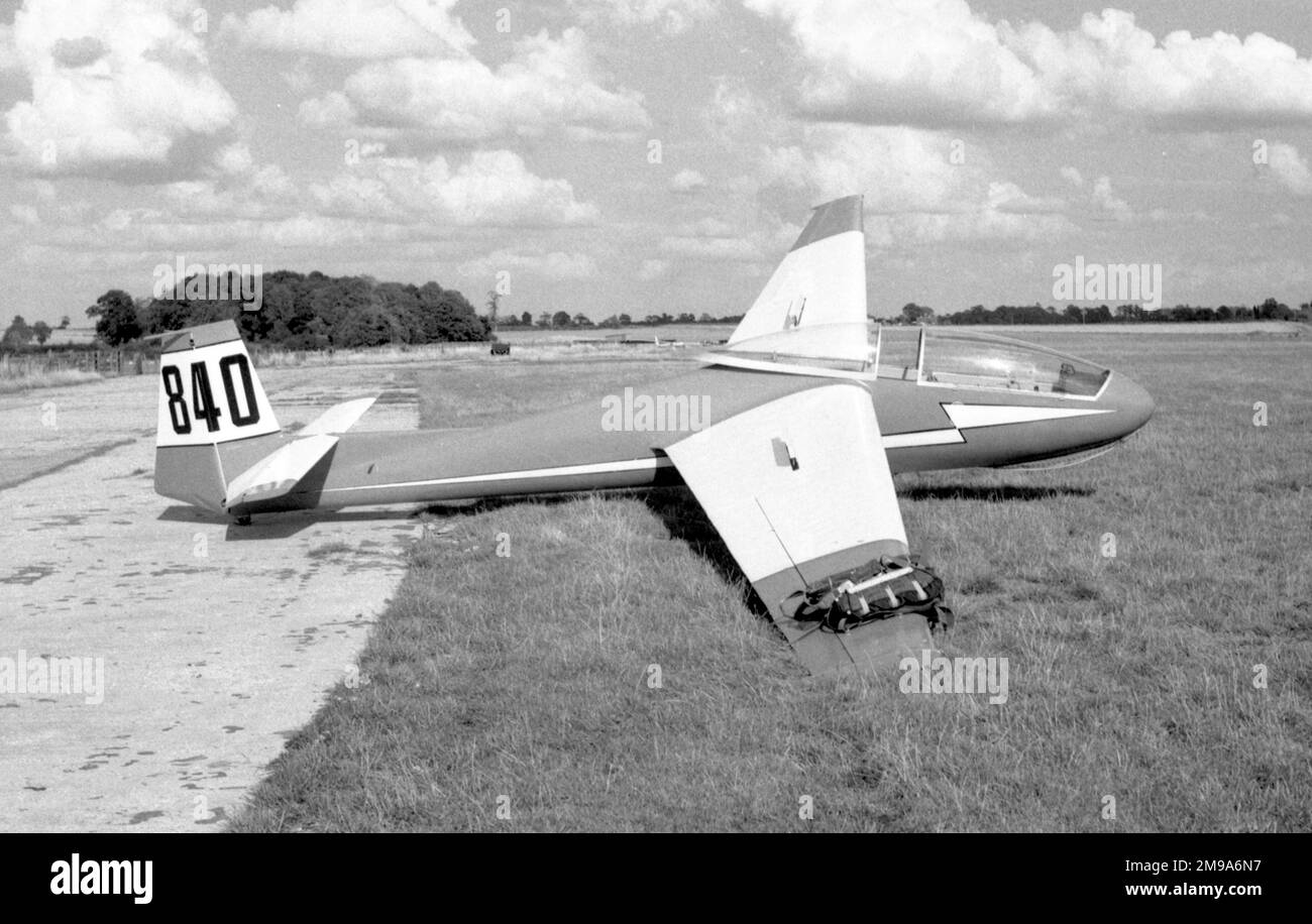 SZD-09 Bocian '840', Trainer mit 2 Sitzplätzen vom Husbands Bosworth Gliding Club, auf dem Husbands Bosworth Flugplatz während eines britischen National Gliding Wettbewerbs. Stockfoto