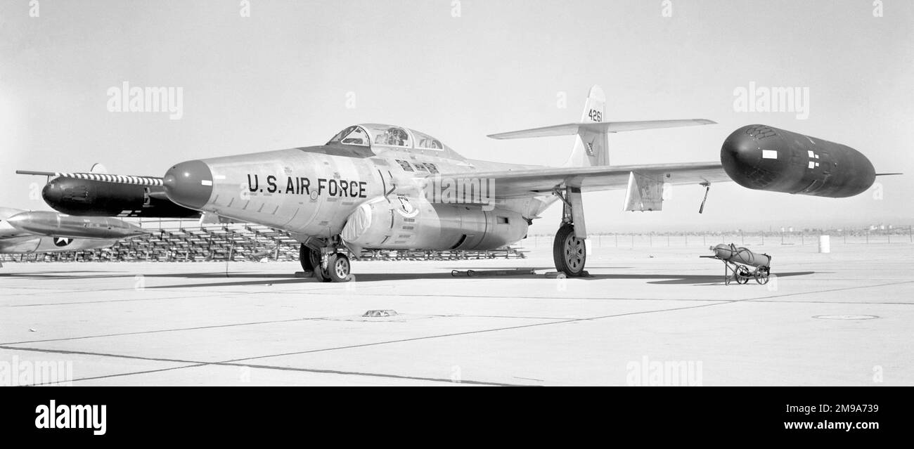 United States Air Force - Northrop F-89H-1-NO Scorpion 54-0261. Die erste F-89H auf dem Luftwaffenstützpunkt Edwards, erstmals am 26. Oktober 1955 geflogen. Stockfoto