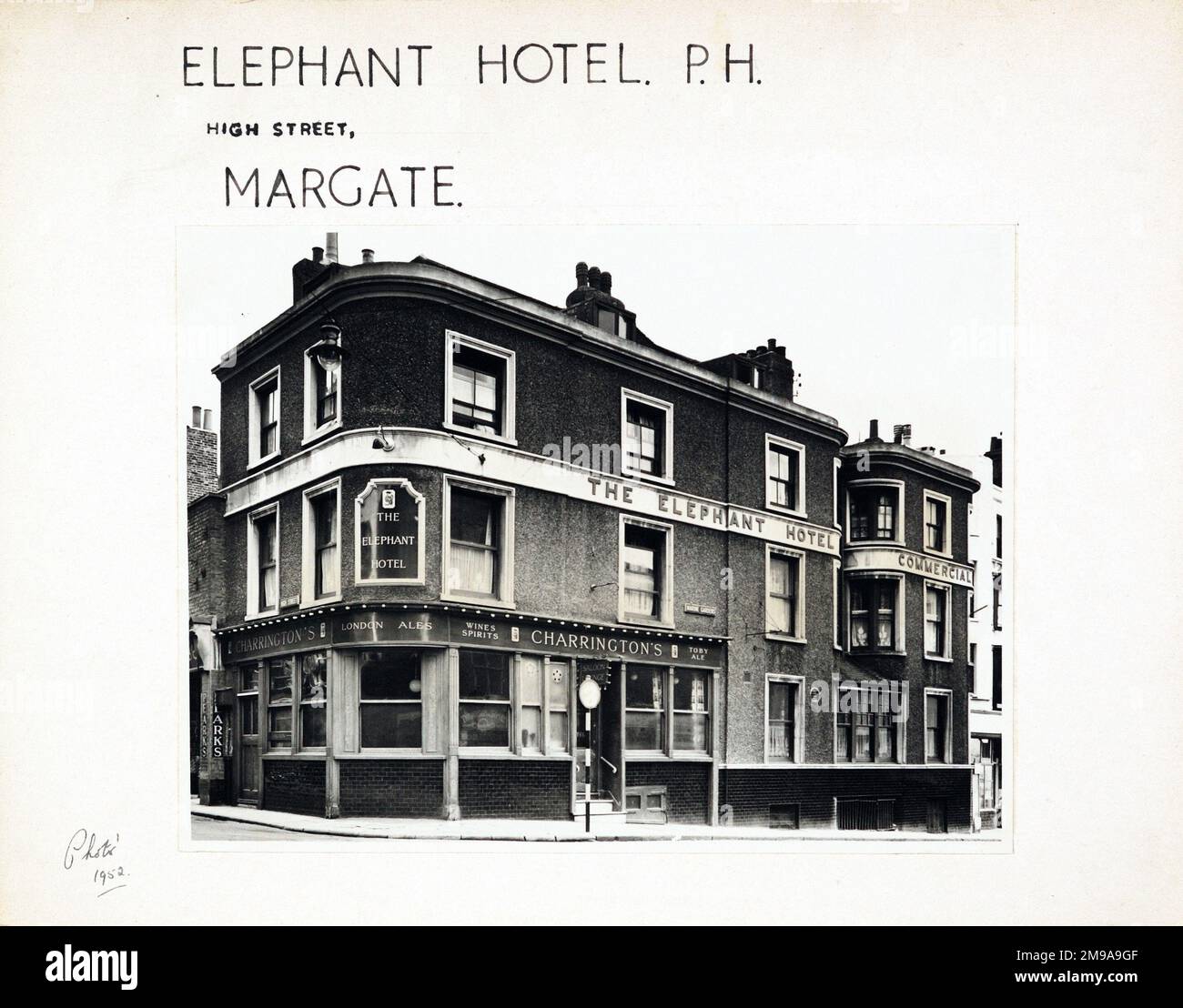 Foto: Elephant Hotel, Margate, Essex. Die Hauptseite des Aufdrucks (hier abgebildet) zeigt: Linke Seite in der Ansicht des Pubs. Auf der Rückseite des Aufdrucks (auf Anfrage erhältlich) ist Folgendes angegeben: Trading Record 1950 . 1963 für das Elephant Hotel, Margate, Essex CT9 1JW. Seit Juli 2018 . Abgerissen Stockfoto
