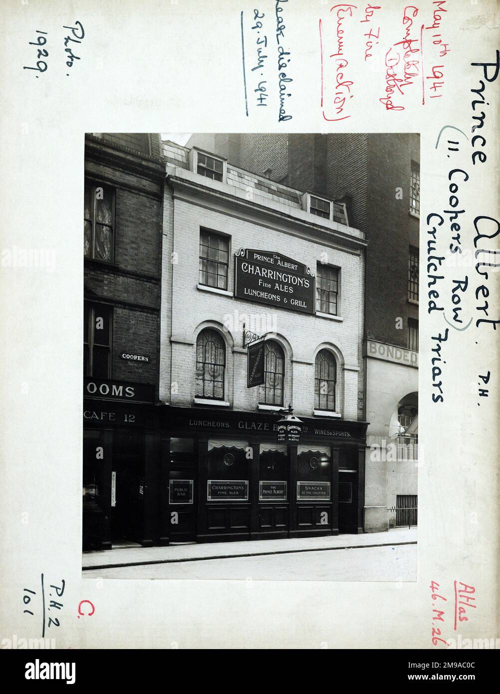 Foto von Prinz Albert PH, Crutched Friars, London. Die Hauptseite des Aufdrucks (hier abgebildet) zeigt: Linke Seite in der Ansicht des Pubs. Auf der Rückseite des Aufdrucks (auf Anfrage erhältlich) ist Folgendes angegeben: Trading Record 1920 . 1940 für Prinz Albert, Crutched Friars, London EC3N 2NR. Seit Juli 2018 . Umbenannt in 'Tackle Porters', jetzt geschlossen und abgerissen Stockfoto