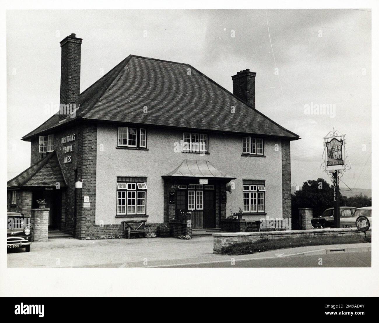 Foto von Waggon & Horses PH, Glastonbury, Somerset. Die Hauptseite des Aufdrucks (hier abgebildet) zeigt: Linke Seite in der Ansicht des Pubs. Auf der Rückseite des Aufdrucks (auf Anfrage erhältlich) finden Sie Details: Publizier-ID für Waggon & Horses, Glastonbury, Somerset BA6 9AJ. Seit Juli 2018 . Noch im Handel . Eigentümer unbekannt Stockfoto