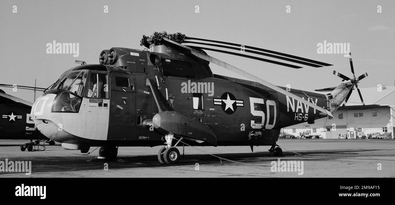 US Navy - Sikorsky HSS-2 Sea King 148992 (msn 61066, Einheitencode „NS“, Rufzeichen „50“ von HS-6 (Helicopter Anti-Submarine Squadron 6), umbenannt SH-3A im Jahr 1962 und später in SH-3H umgewandelt, danach betrieben von HC-7 „Seadevils“ mit Einheitencode „VH“ und Rufzeichen „72“, Aber es wurde am 16. märz 1981 geschrieben, Stockfoto
