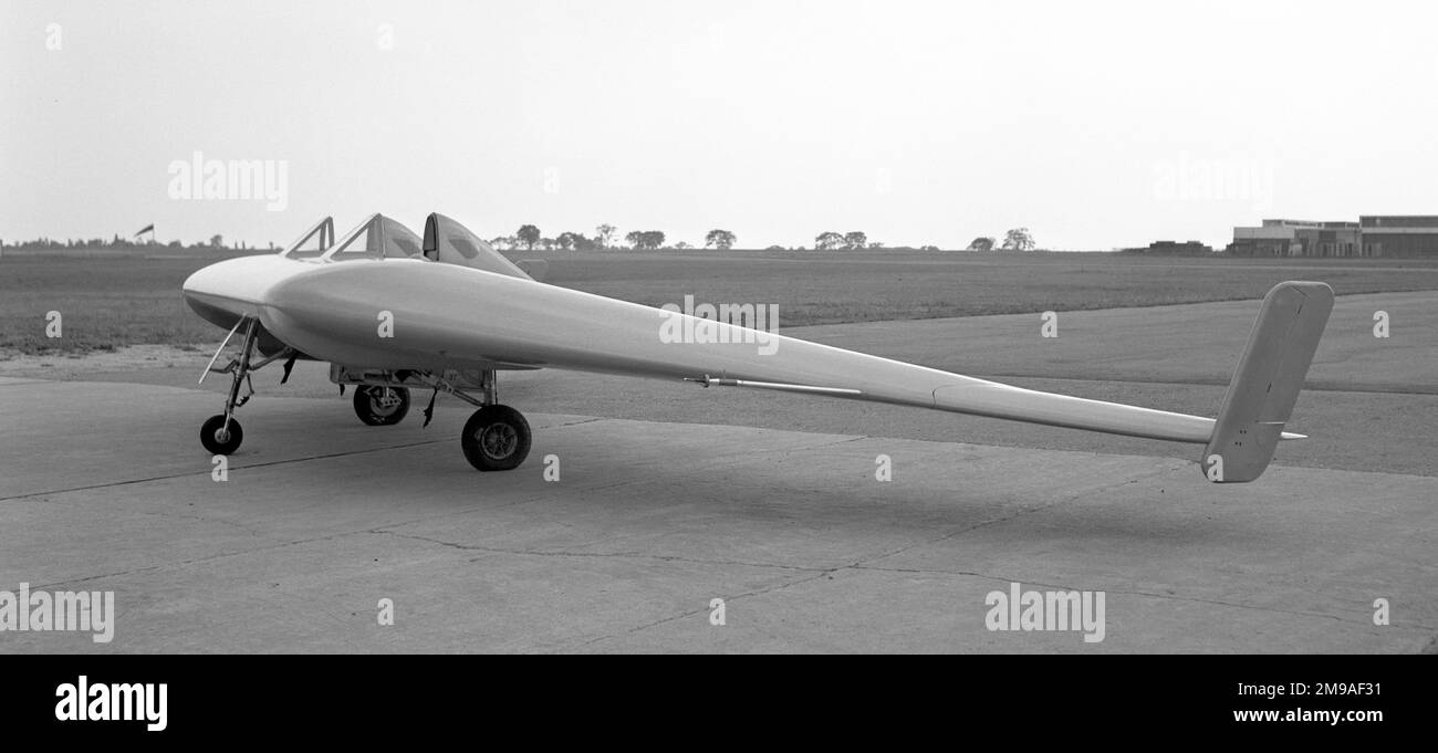 NRC Tailless Research Segelflugzeug des National Research Council in Kanada (manchmal auch als Pterodactyl VIII bezeichnet, in Bezug auf seine Abstammung von Prof. Hills Pterodactyls aus der Vorkriegszeit). Das Projekt wurde ursprünglich von Professor G.T.R. Hill von Pterodactyl Fame vorgeschlagen, und Hill führte die Vorstudien durch. Das Detail wurde von Mitarbeitern von NRC unter der Leitung von G.S. Levy und Thor Stephenson entworfen. Professor Hill war damals britischer wissenschaftlicher Verbindungsbeamter des NRC. Das Flugzeug sollte ursprünglich ein 1-3-maßstäbliches Modell sein, entwickelte sich aber zu einem großen Gleiter. Die Konstruktion war aus Holz, aber die Stockfoto