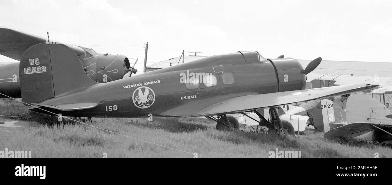 Lockheed 9C Orion NC12222, mit American Airways Aufdruck, Flottennummer '150', auf dem Tallmantz Aviation Flugzeugparkplatz am Orange County Airport. Stockfoto