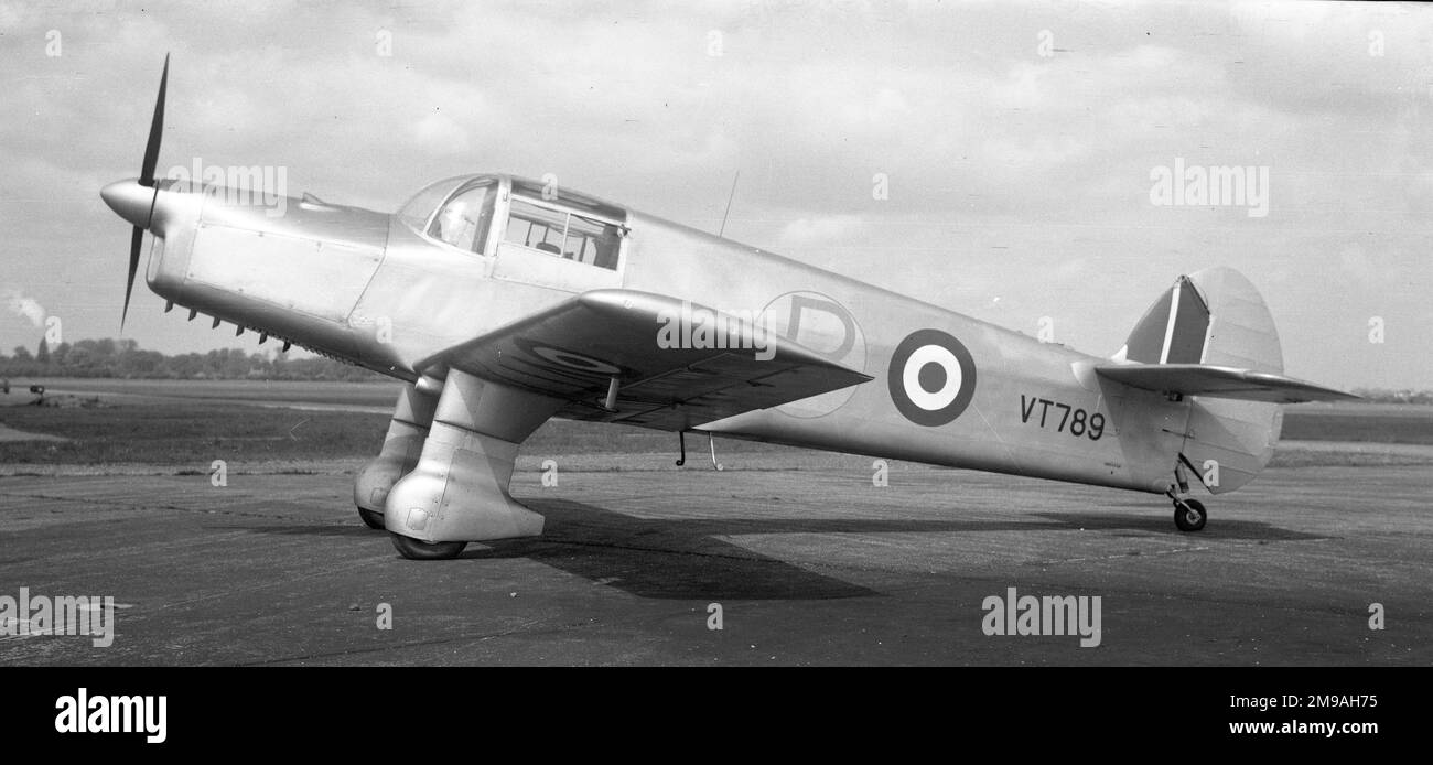 Youngman-Baynes High-Lift VT789 ( Percival P.46 G-AMBL), auf der SBAC Radlett Flugschau 1948. Der High Lift war ein einmaliges Experiment, ein fliegendes Testbett für das System der geschlitzten Lappen, erfunden von R.T. Junger Mann. Es wurde von L. E. Baynes AFRAeS unter Verwendung von Komponenten des Percival Proctor entwickelt und von Heston Aircraft Company Ltd. Gebaut Testpilot Leutnant Ralph S Munday steuerte am 5. Februar 1948 den ersten Flug am Heston-Flugplatz mit der Militärserie VT789. Stockfoto