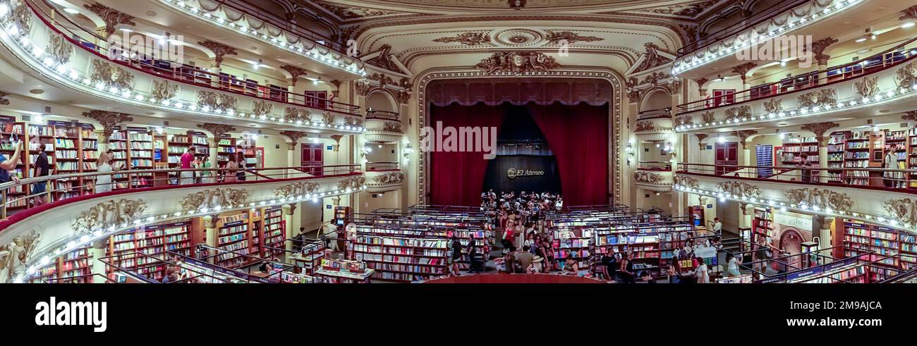 Panoramaaufnahme des Buchladens El Ateneo im ehemaligen Grand Splendid Theater und Kino Buenos Aires, Argentinien Stockfoto