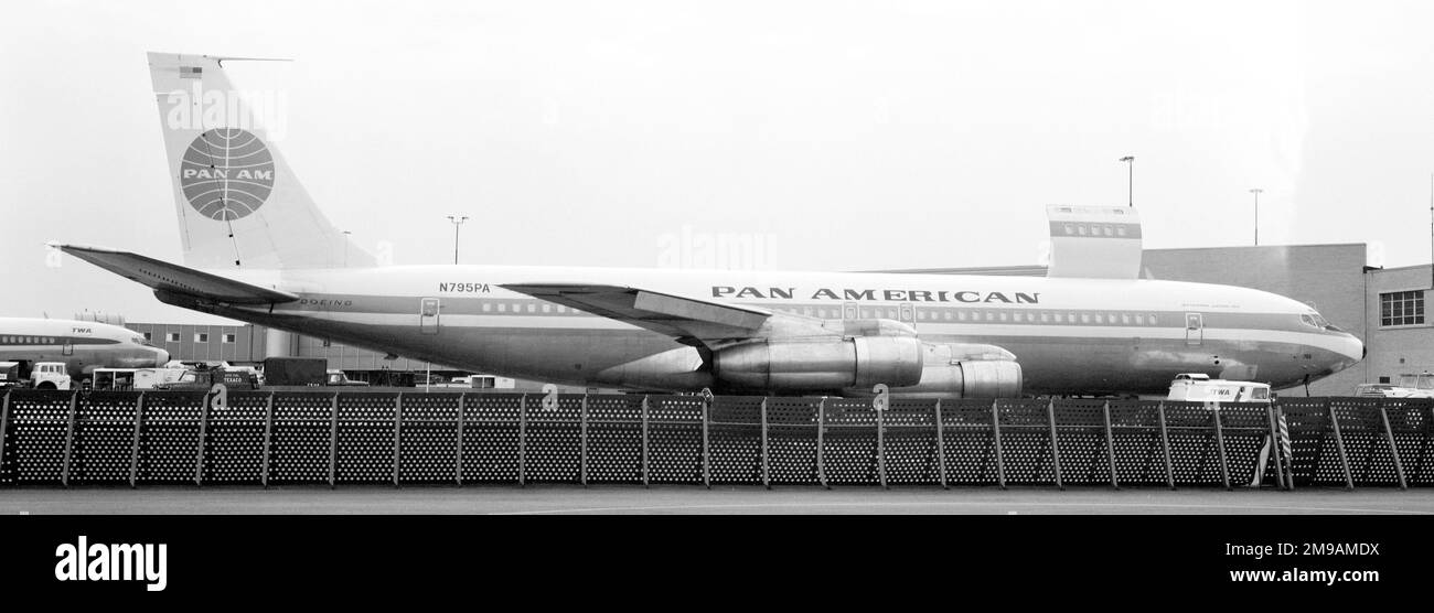 Boeing 707-321C N795PA (msn 18765, Liniennummer 371) von Pan American World Airways. Stockfoto