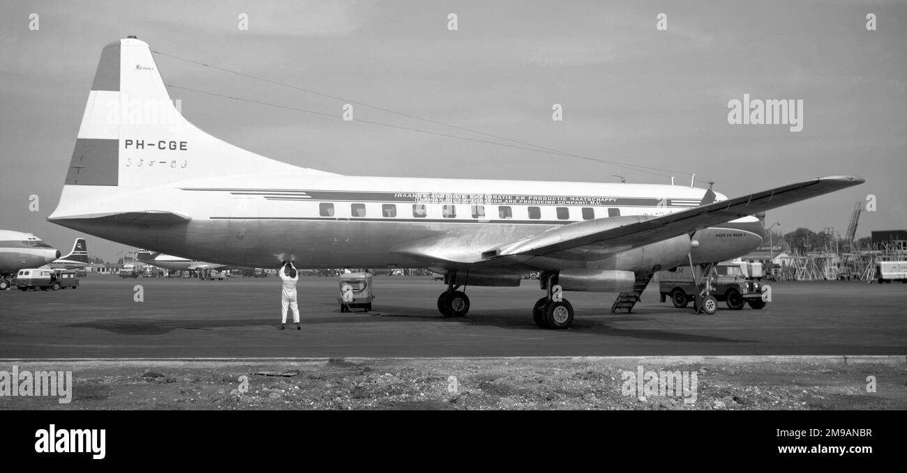 Convair CV-440 PH-CGE, Iranian Oil Exploration and Production Company N.V., am 23. Mai 1959 am Flughafen London Heathrow. Stockfoto