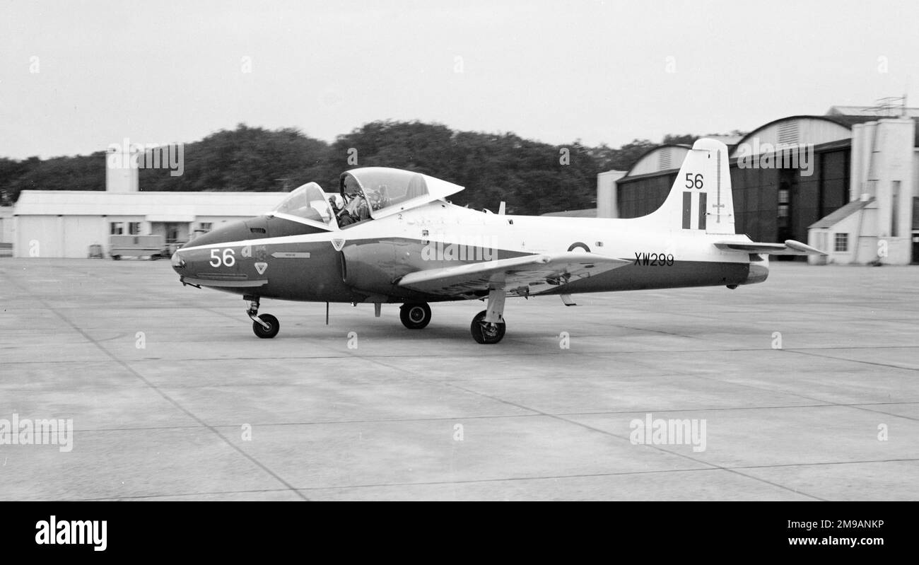 BAC Jet Provost T.5 XW299 '56', von 1 Flugschule, bei RAF Leuchars, ca. 1975. Stockfoto