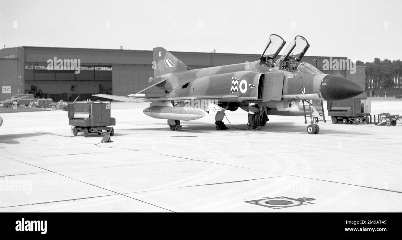 Royal Air Force - McDonnell Douglas Phantom FGR.2 XV474 'G', vom 17. Geschwader, auf der RAF Bruggen, am 1. Juni 1971. Stockfoto