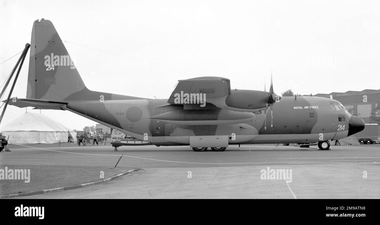 Royal Air Force - Lockheed Hercules C-130K - C.1 XV214 (msn 4241, ex 66-8564), bei der RAF Waddington im Juni 1978. (Am 09. Dezember 2015 als C-FNUM an Kanada veräußert). Stockfoto