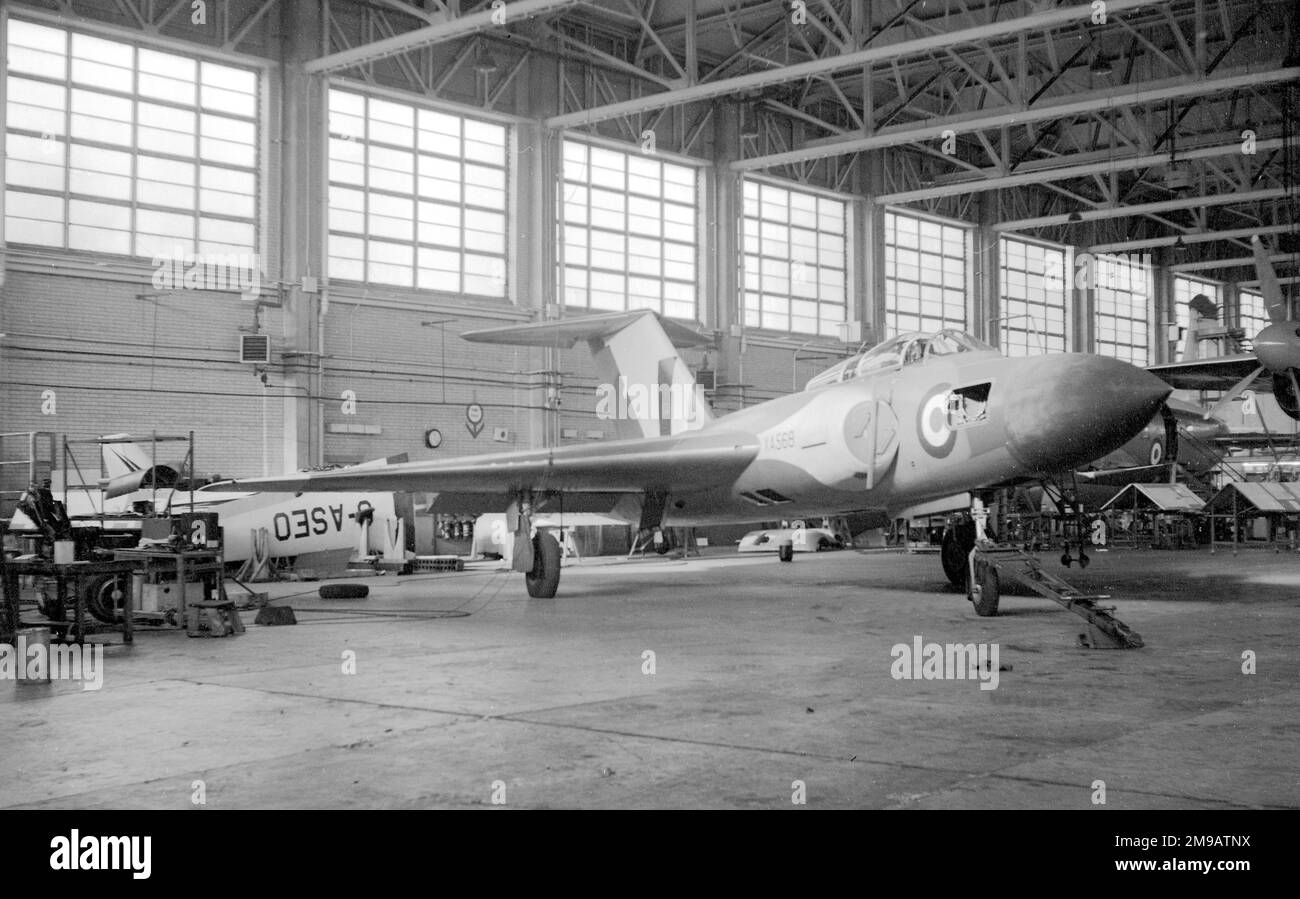 Royal Air Force - Gloster Javelin F(AW).1 XA568, am College of Aeronautics, Cranfield ca. 1964. Stockfoto