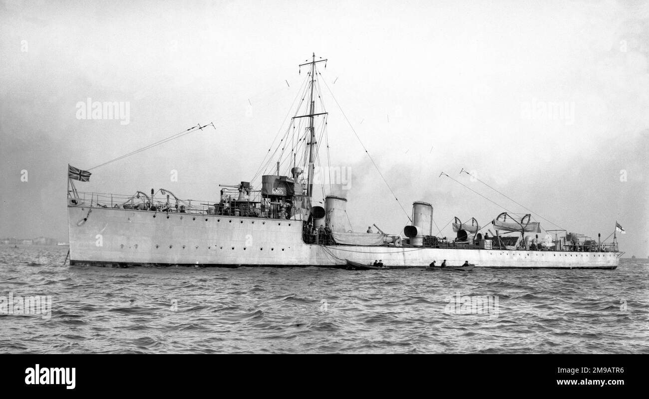 Royal Navy - HMS Ness, ein Zerstörer der White Type River-Klasse, vor Anker. Angeordnet von der Royal Navy nach den Schätzungen der Marine von 1903 bis 1904 und benannt nach dem Fluss Ness in Nordschottland, der durch Inverness fließt. Sie war das erste Schiff mit diesem Namen in der Royal Navy. Stockfoto