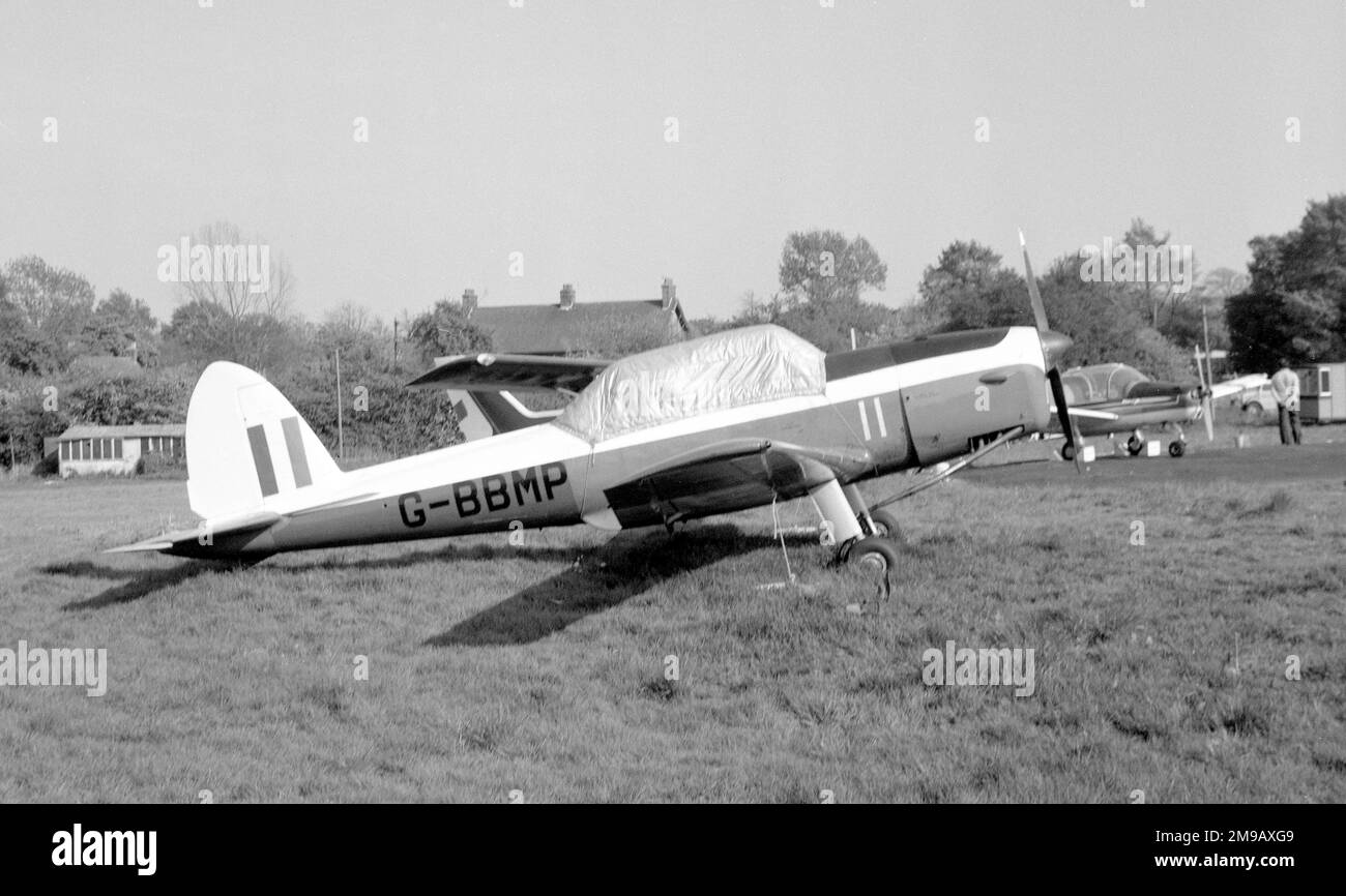 De Havilland DHC-1 Chipmunk 22 G-BBMP (msn C1/0309), Elstree, Juni 1974. Stockfoto